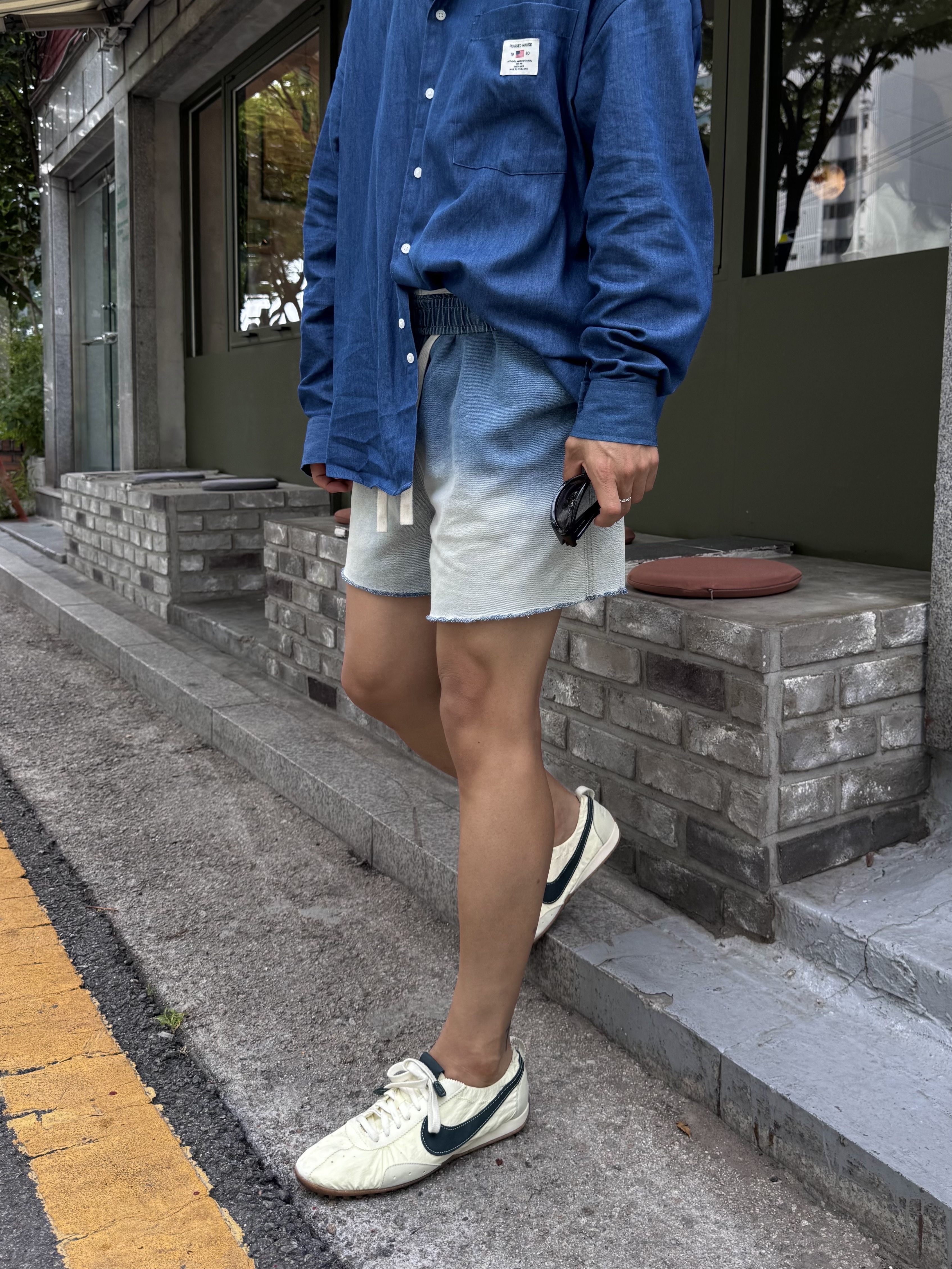 Nike x Jacquemus Moon Shoe SP Alabaster Off Noir, Balenciaga Swift Oval Sunglasses Black 착용 스타일 - 6