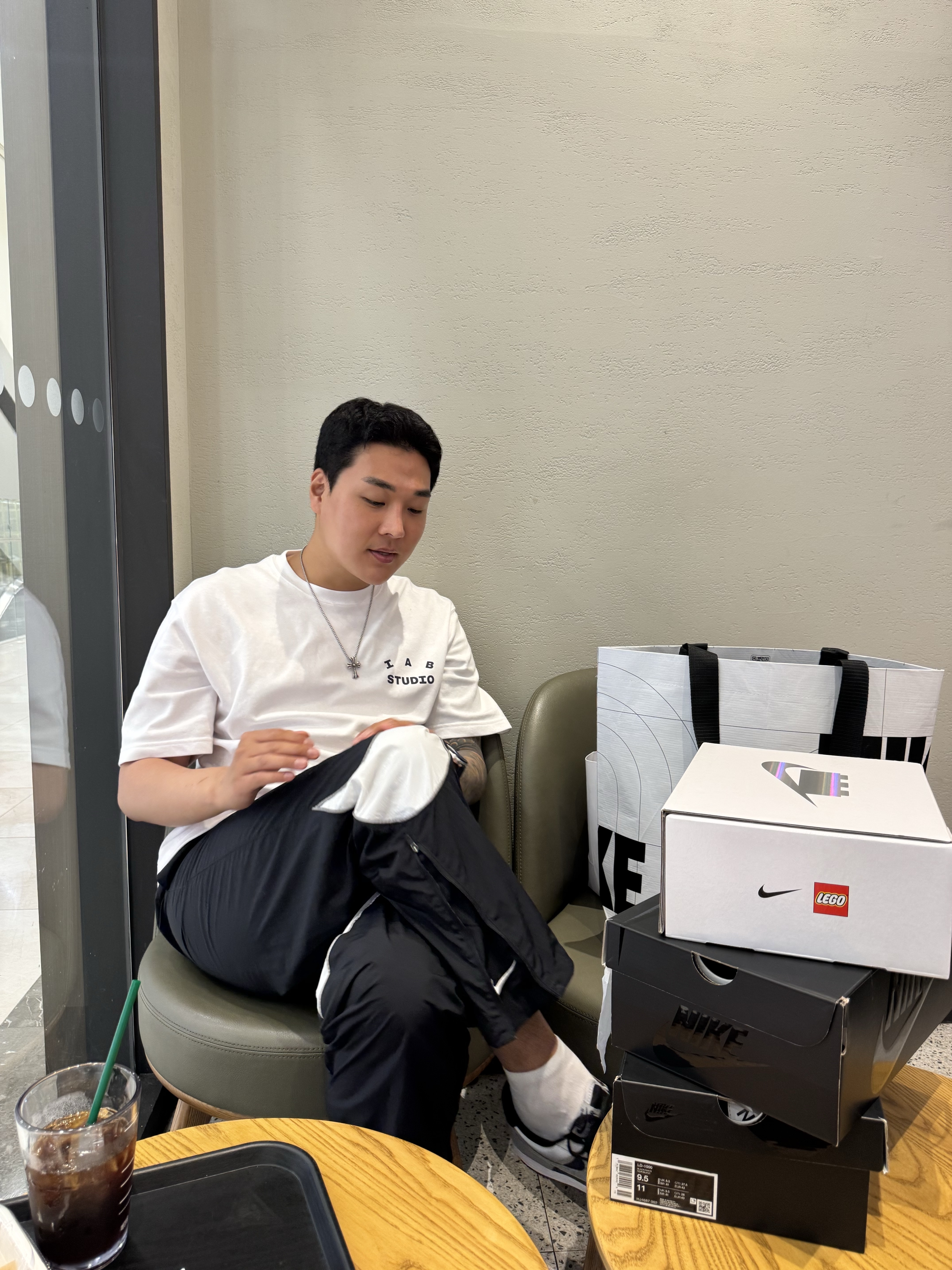 Nike LD-1000 Black White, IAB Studio T-Shirt White Navy 착용 스타일 - 2