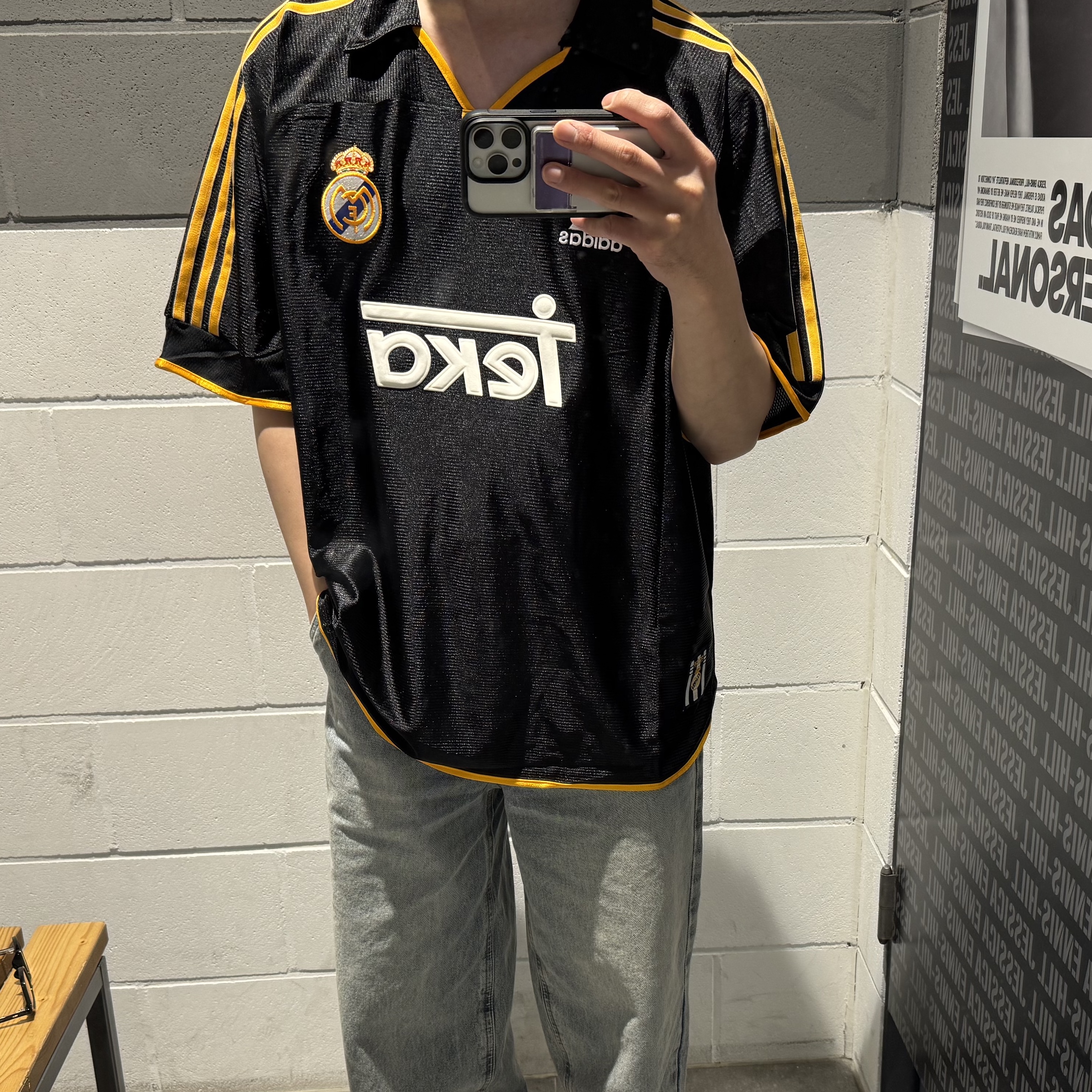 Adidas Real Madrid 99/00 Away Jersey Black - KR Sizing (Non Marking Ver.) 착용 스타일