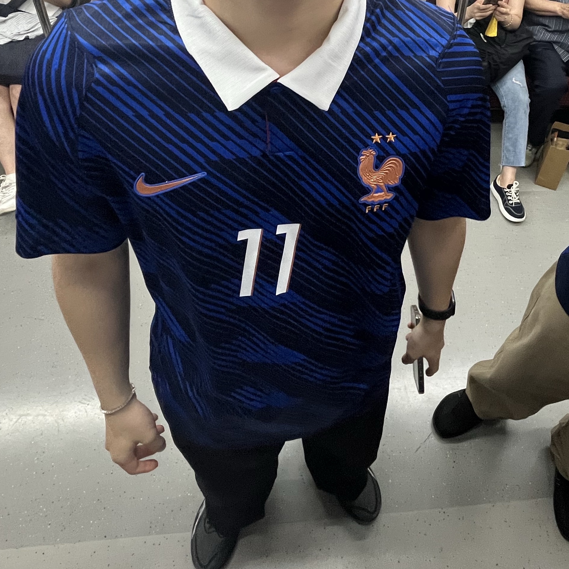 Nike France National Team 2026 Stadium Home Dri-Fit Soccer Jersey Game Royal Blackened Blue (IB5300-480) (Non Marking Ver.) 착용 스타일 - 2