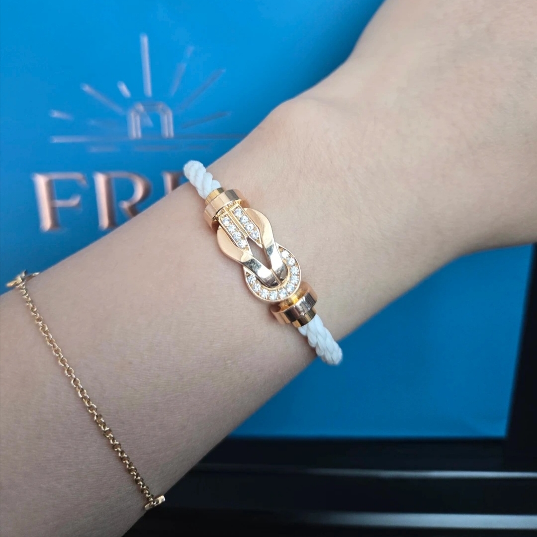 Fred Fosten Large Bracelet 0B0184 NO.J3, Fred White Cable Bracelet Medium Pink Gold 착용 스타일 - 1