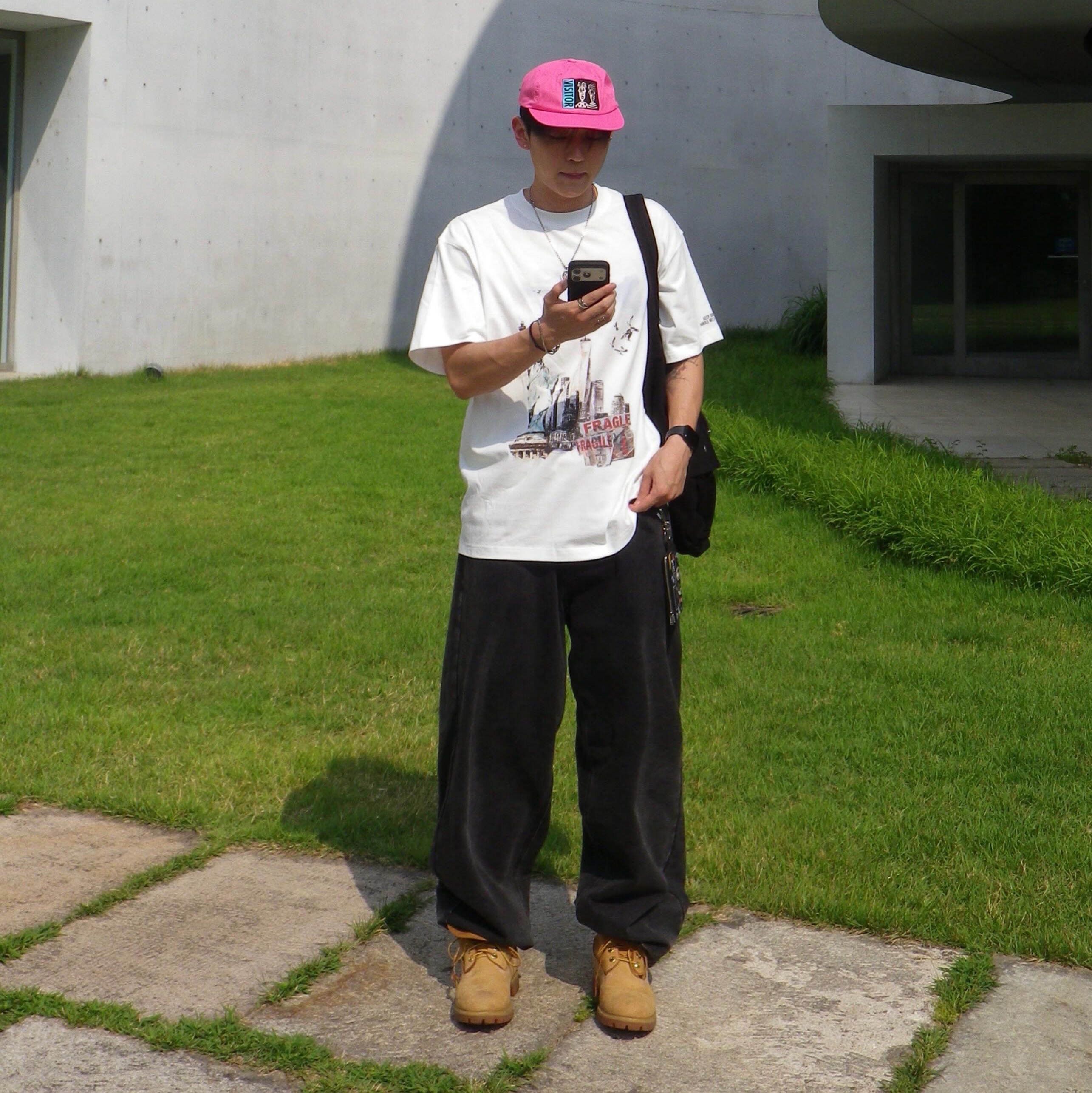 Millo Archive Chapter Denim Pants Denim Black, Millo Archive Chapter Denim Pants Denim Blue 착용 스타일 - 2