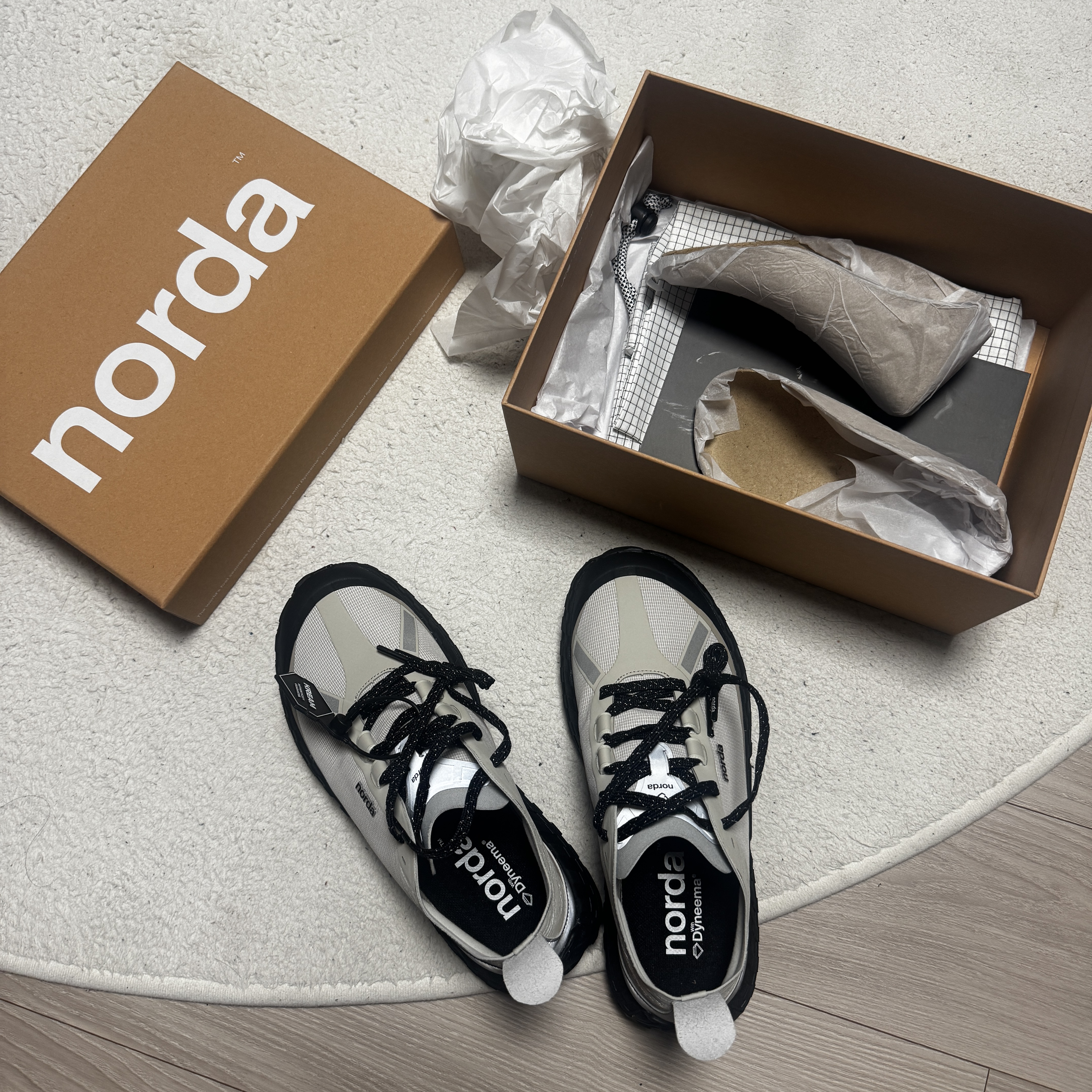 (W) Norda 001/A Cinder 착용 스타일