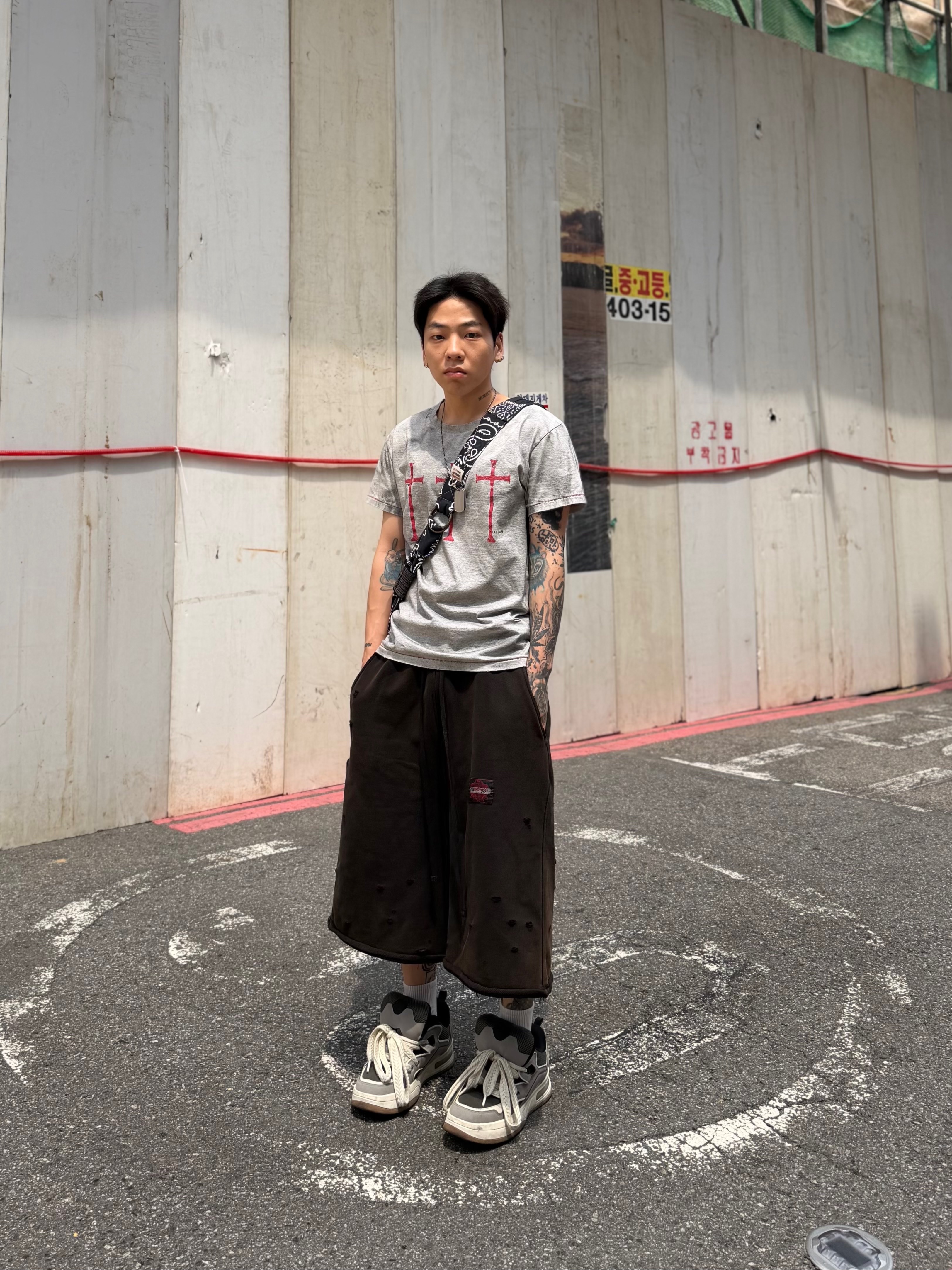 tornortied Messiah T-Shirt
Gray 착용 스타일 - 7