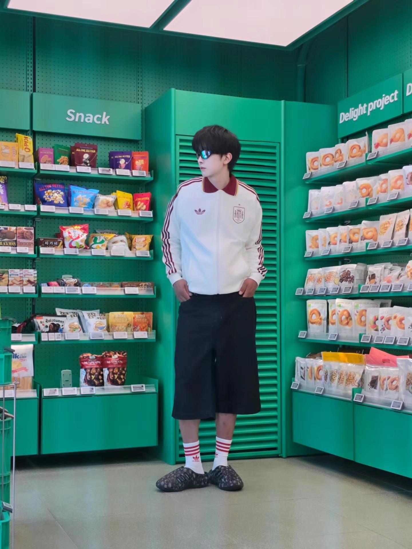 Adidas Spain Away Anthem Jacket Off White - KR Sizing (Non Marking Ver.), Adidas Spain Away Anthem Jacket Off White - US Sizing (Non Marking Ver.) 착용 스타일 - 3