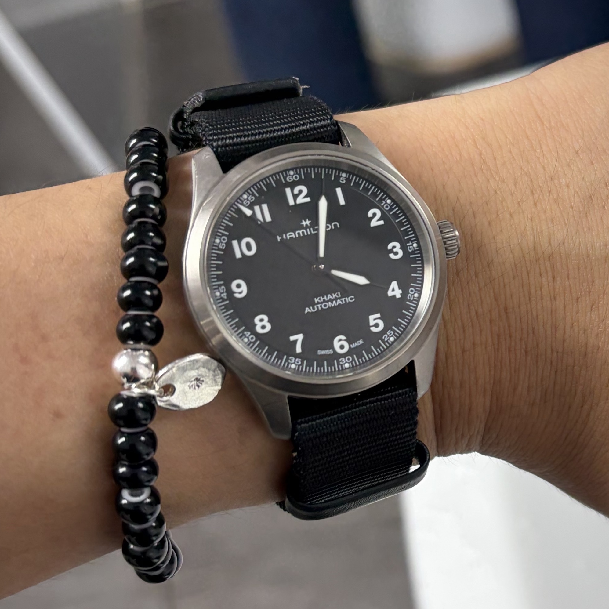 Hamilton x Engineered Garments Khaki Field Titanium Auto 36mm Stainless Steel Black 착용 스타일