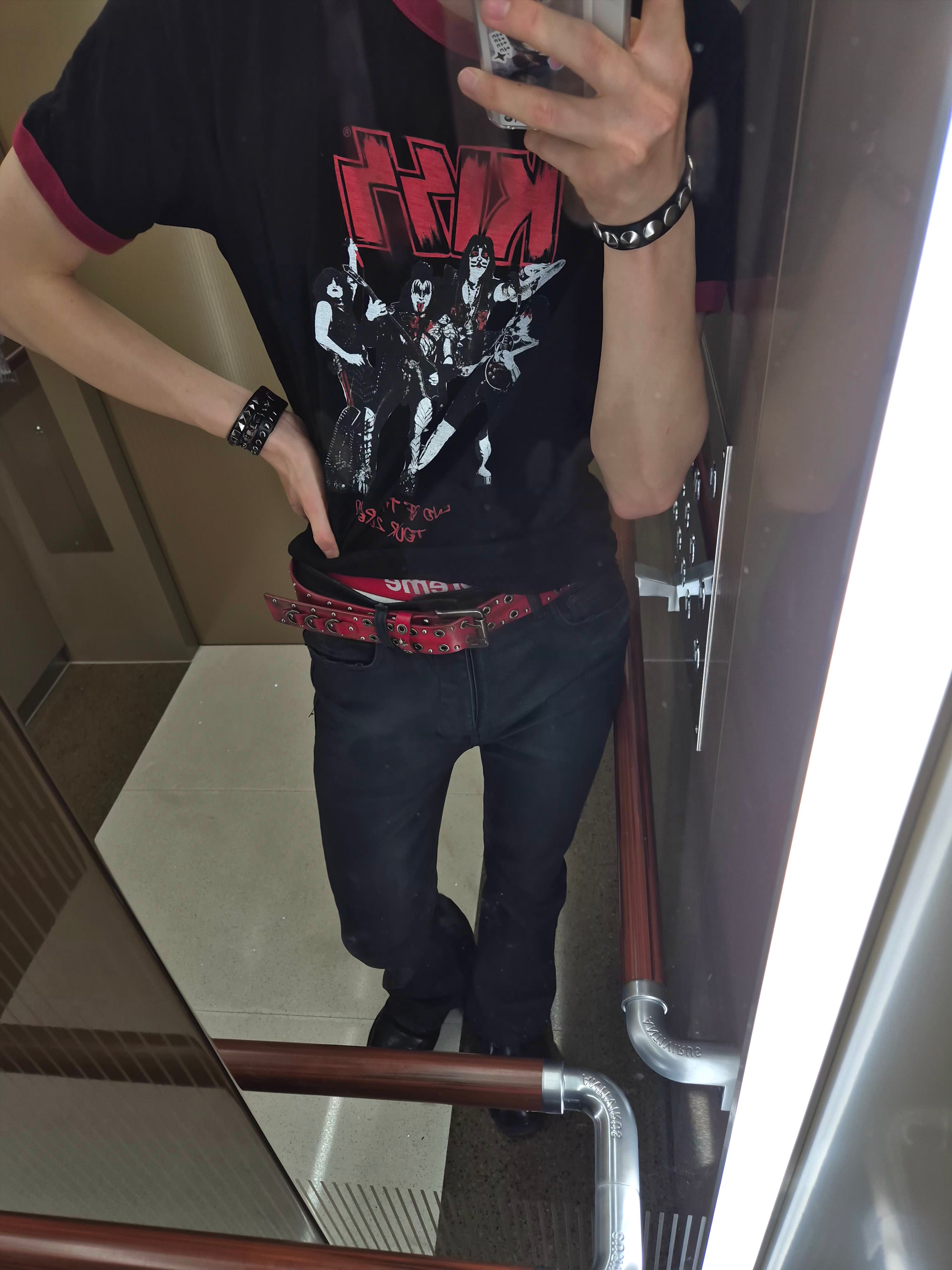 MAINBOOTH X KISS End of the Road T-shirt Black, Undermycar Mu.158 Classic Logo Wax Coated Flare Jeans Black 착용 스타일