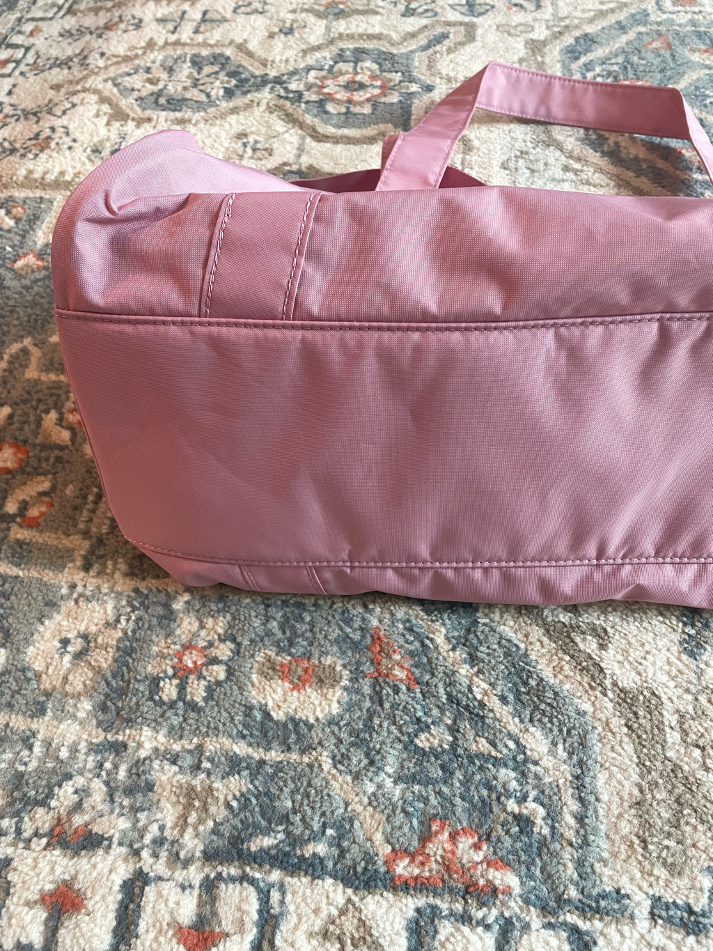Nike Gym Club Duffle Bag 24L Elemental Pink White 착용 스타일 - 5