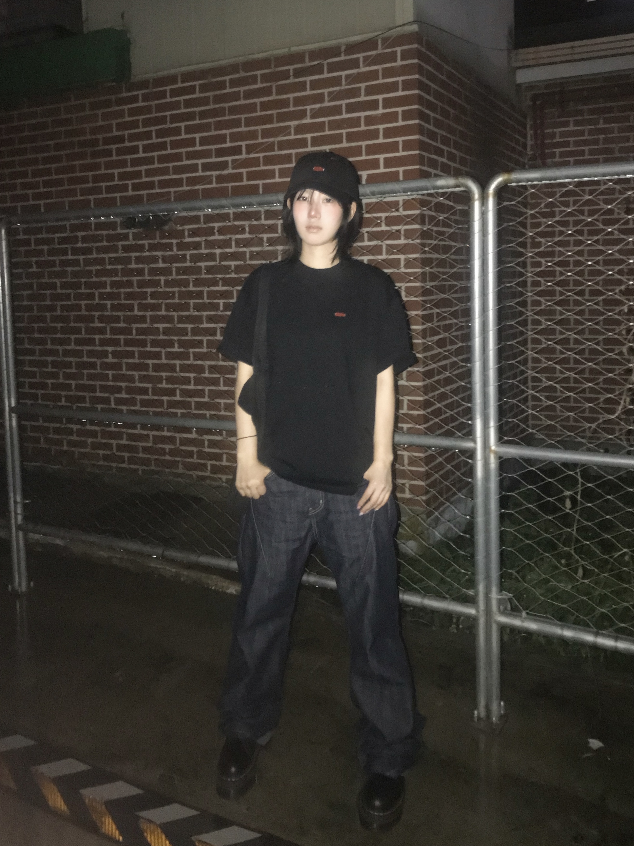 AKRYL Jersey Tee Super Black - 26FW, AKRYL Icon Cap Black - 26FW 착용 스타일 - 2