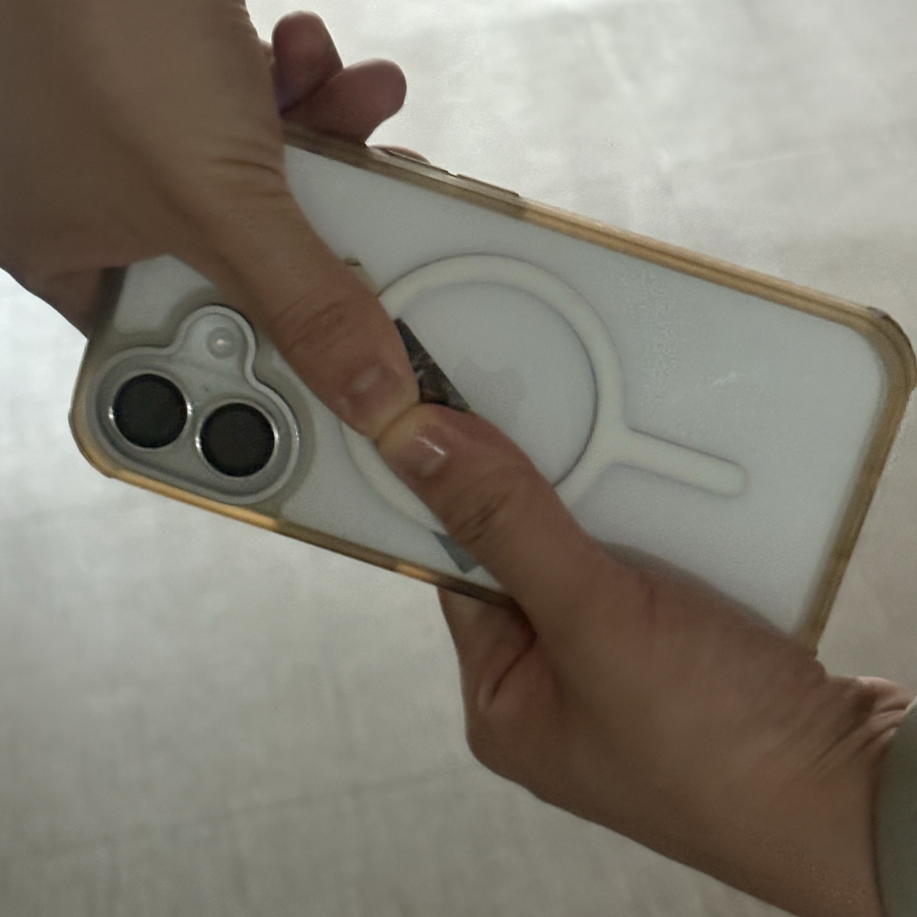 SINJIMORU MagSafe High Shield Bumper Case iPhone MatteClear 착용 스타일