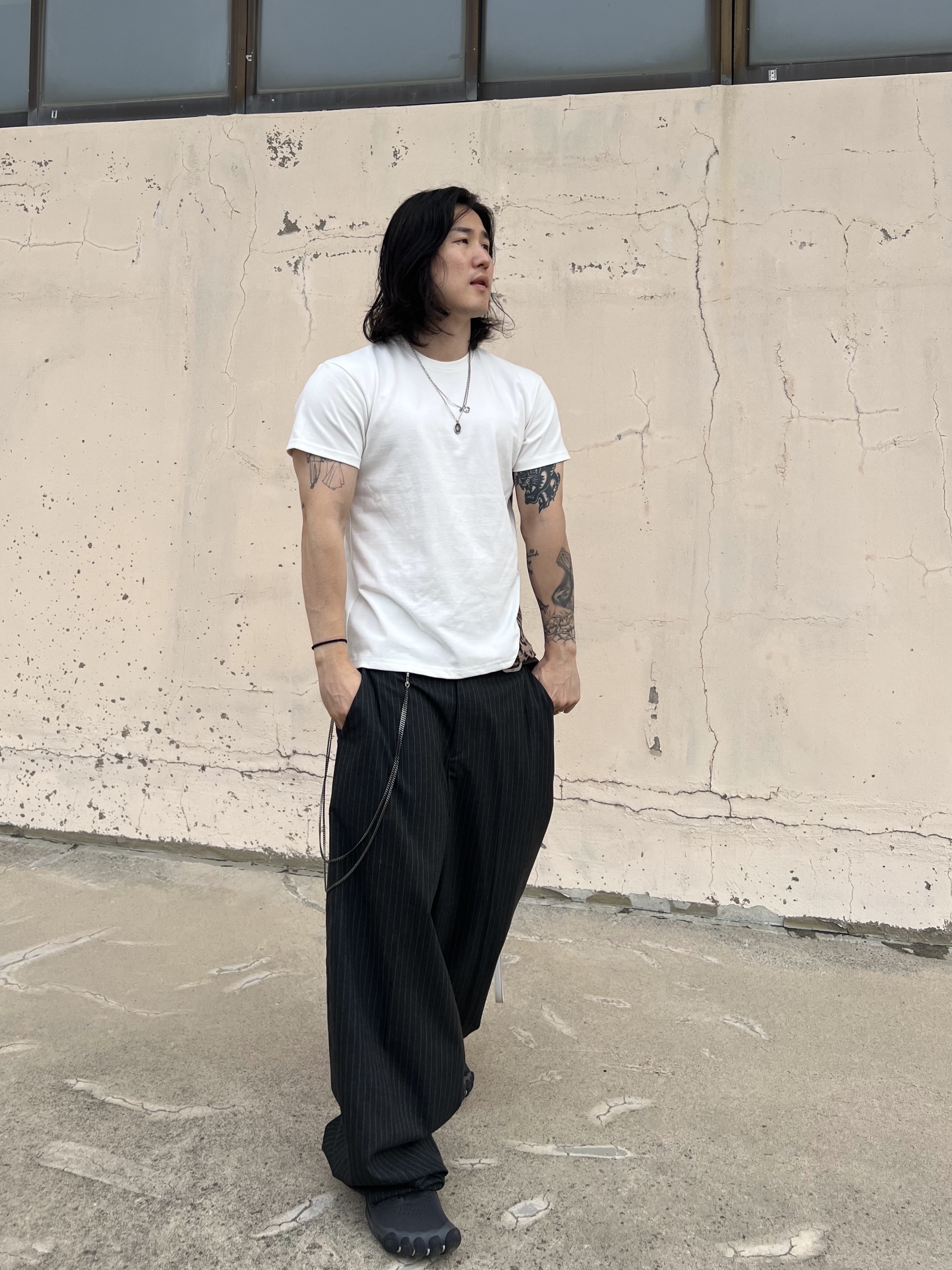 Undermycar MU.128 Original Logo Cracked Leather Belt Silver / Black, Balenciaga Anatomic Runner Sneakers Grey 착용 스타일 - 5