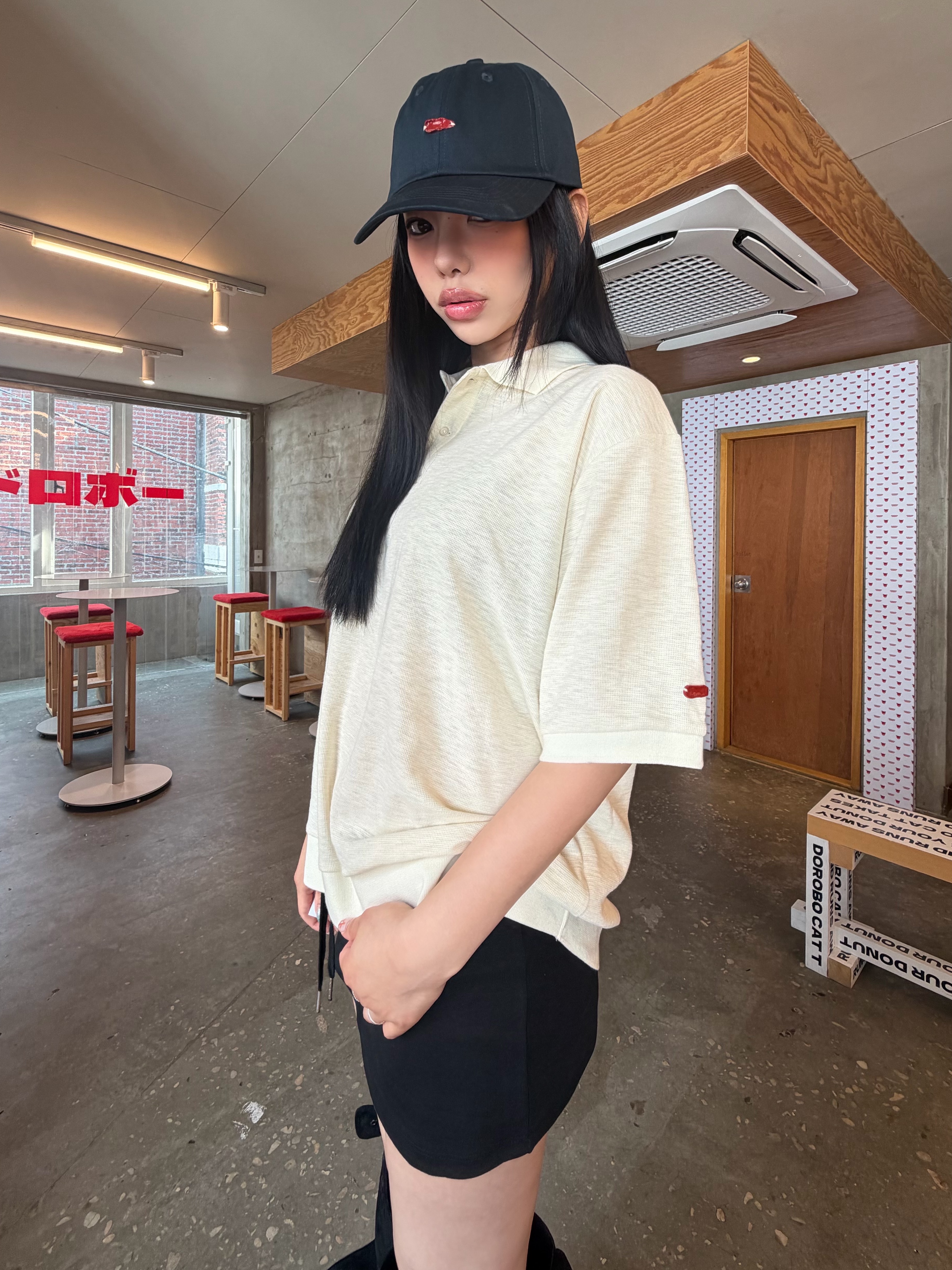 AKRYL Pique Polo Shirt Natural - 26FW, AKRYL Icon Cap Black - 26FW 착용 스타일 - 1