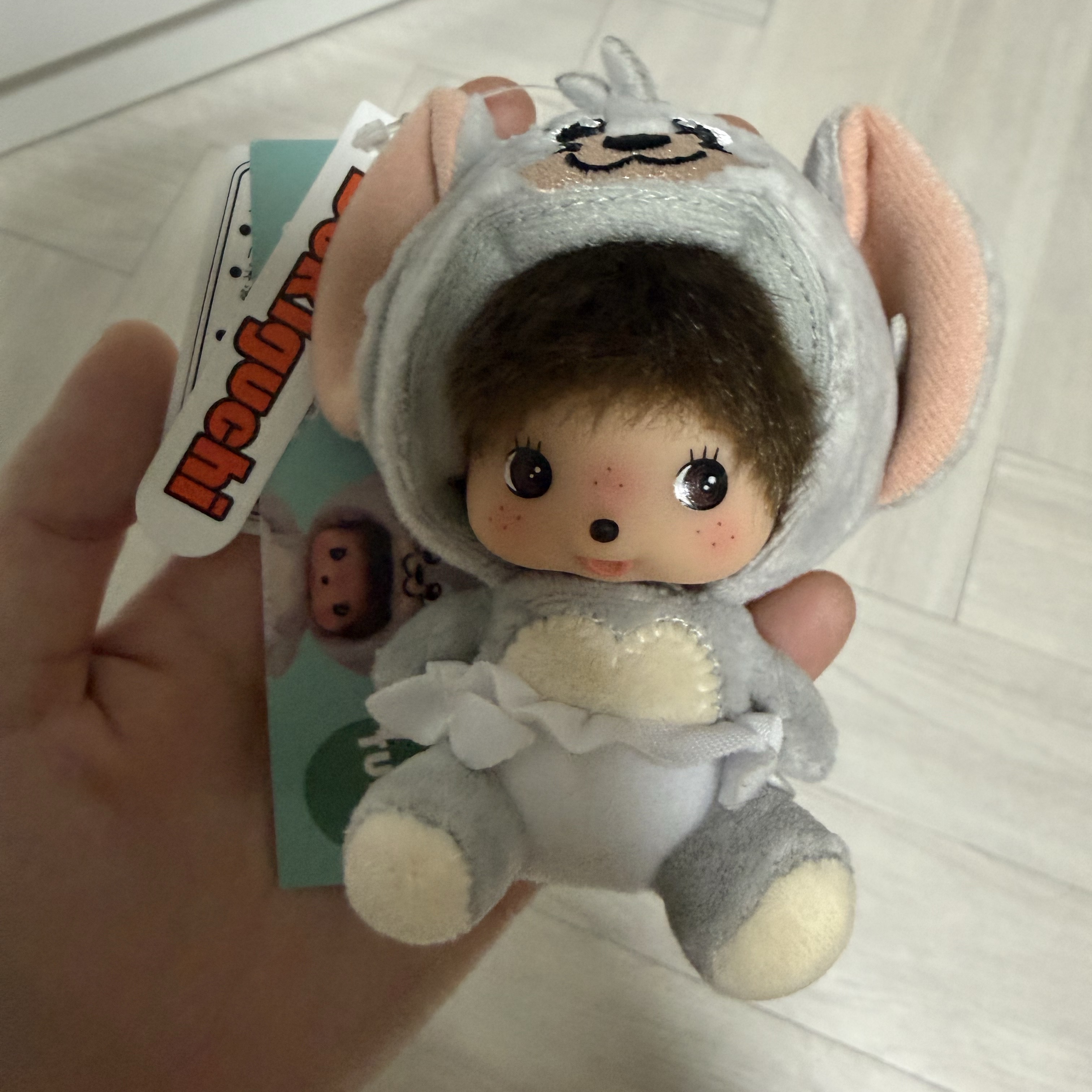 Monchhichi x Tom & Jerry SS Doll Mini Key Chain Tuffy 착용 스타일