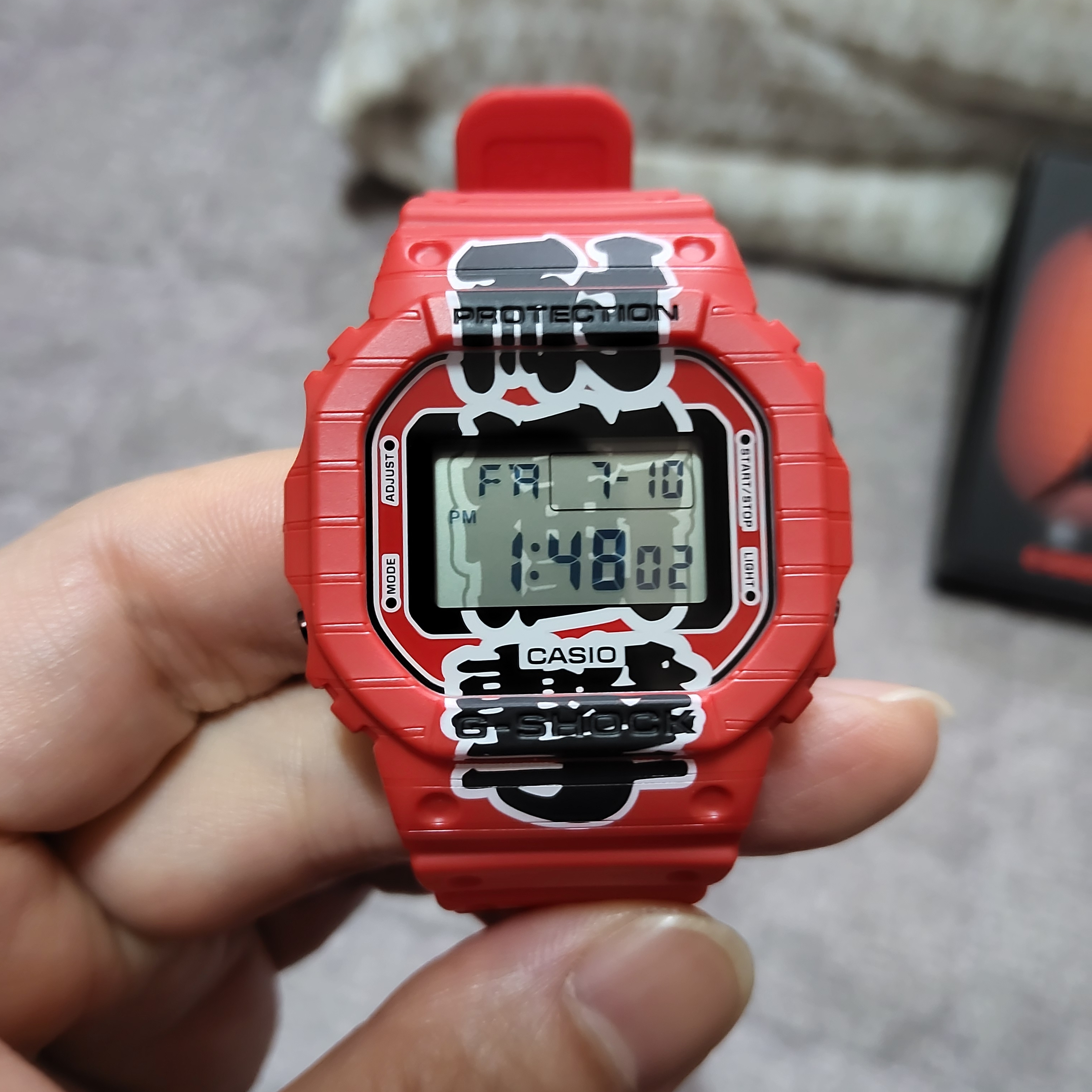 Casio G-Shock DW-5600AKA-4 착용 스타일 - 3