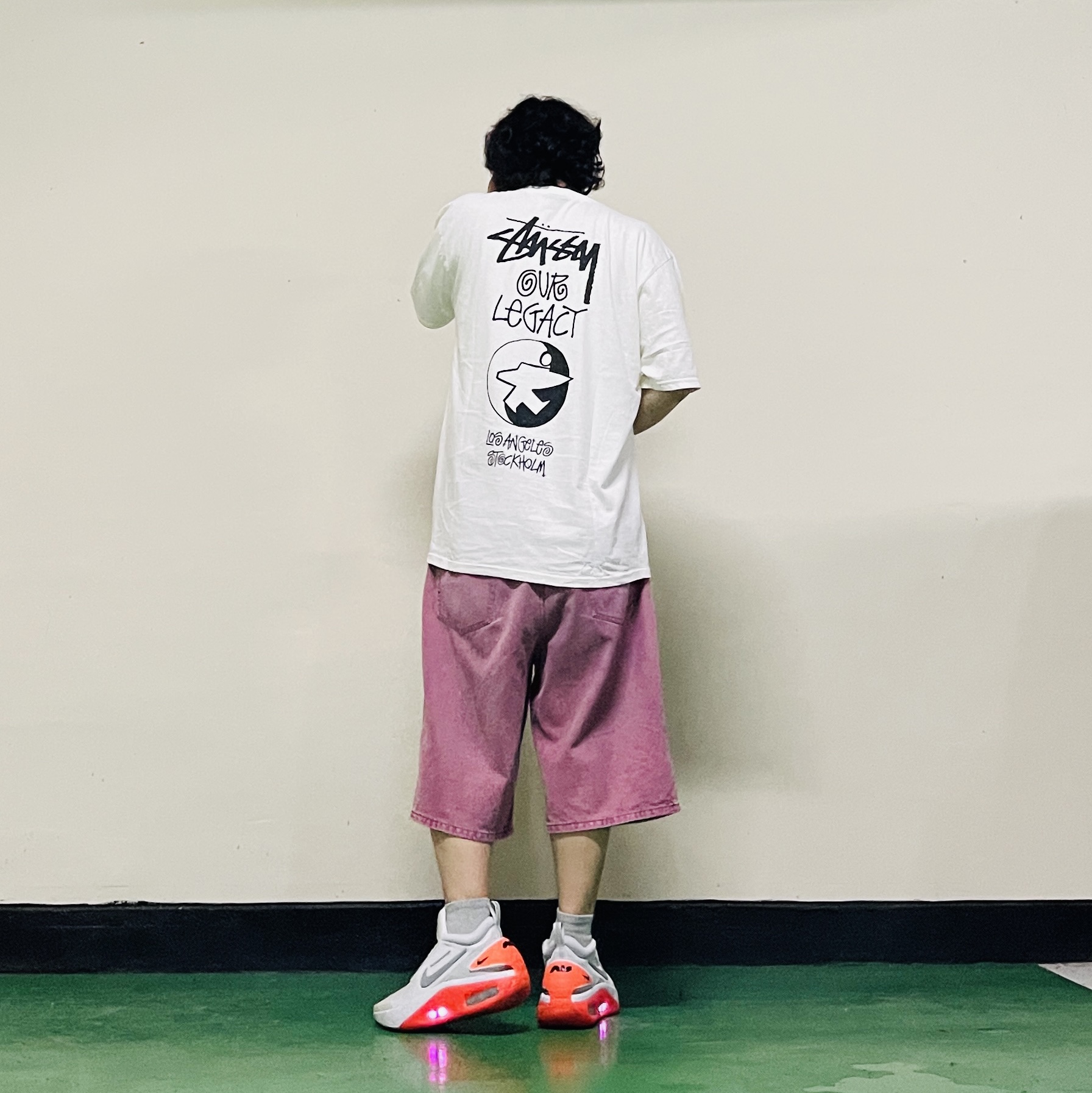 Nike Adapt Auto Max Pure Platinum (KR Charger), Stussy x Our Legacy Surfman Pigment Dyed T-Shirt Natural 착용 스타일 - 2