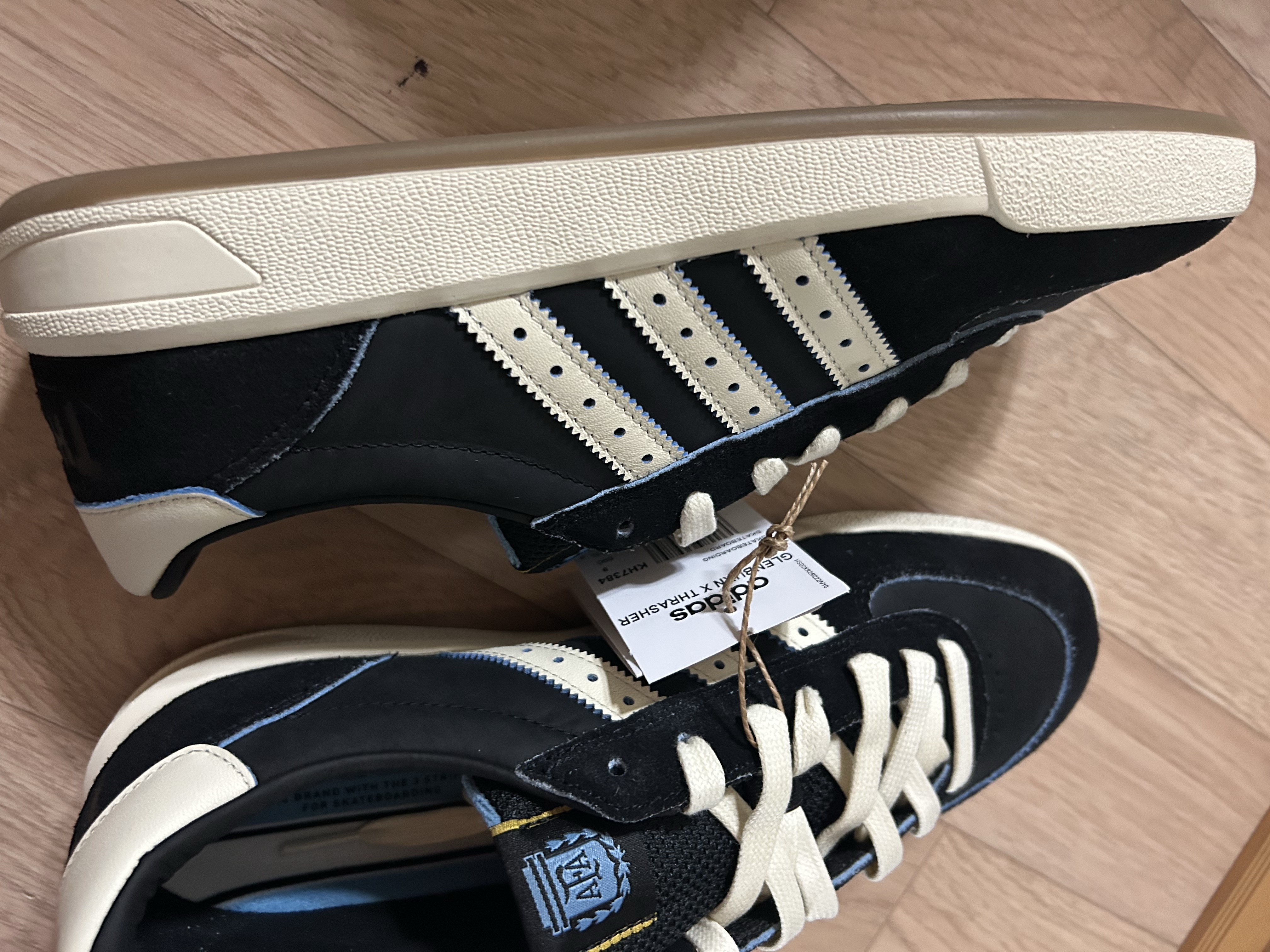 Adidas x Thrasher x Argentina Glenburn Core Black Cream White 착용 스타일