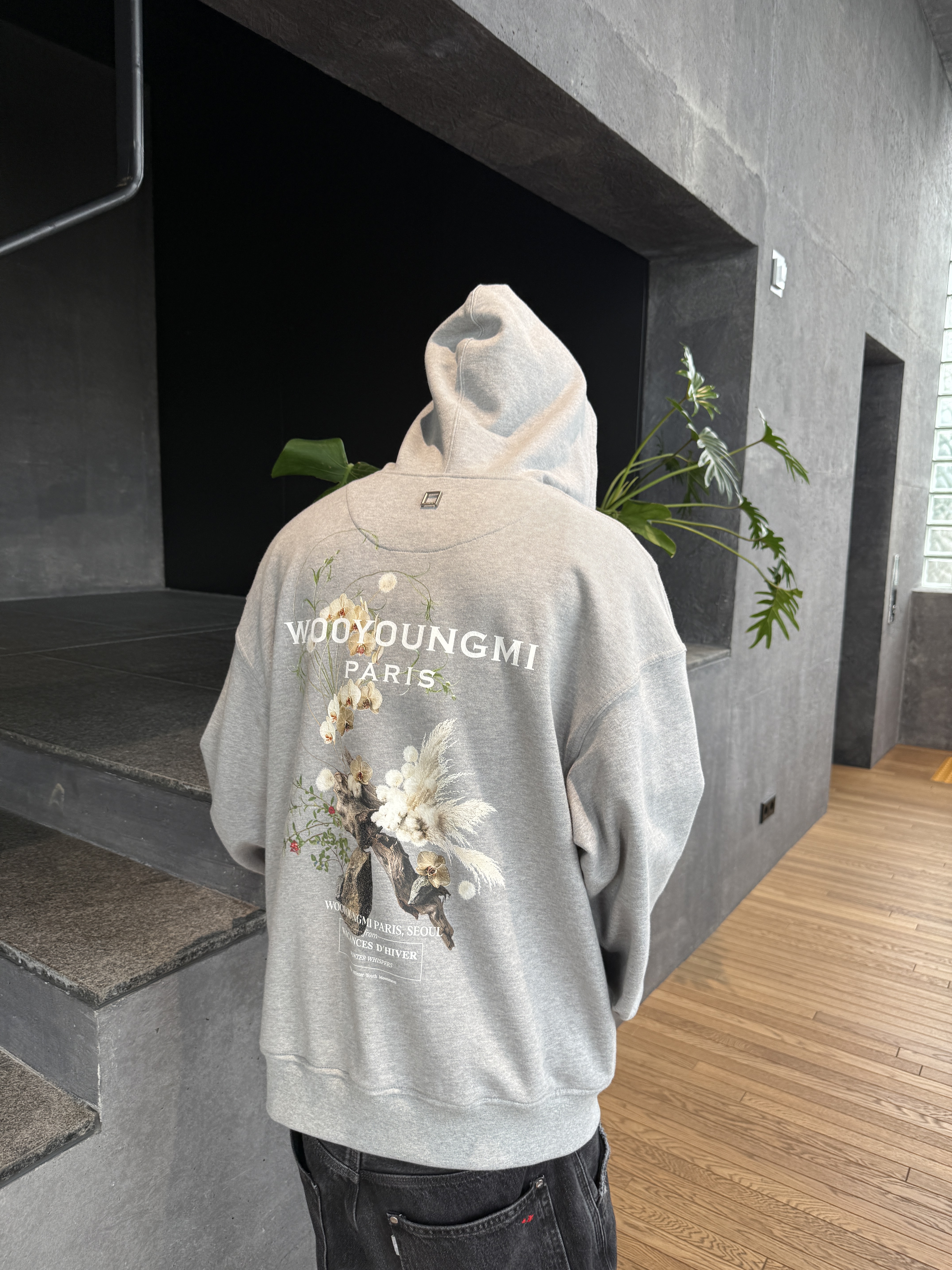 Maison Mihara Yasuhiro Peterson OG Sole Canvas Low Sneakers Black, Wooyoungmi Flower Back Logo T-Shirt Black - 26FW 착용 스타일 - 2