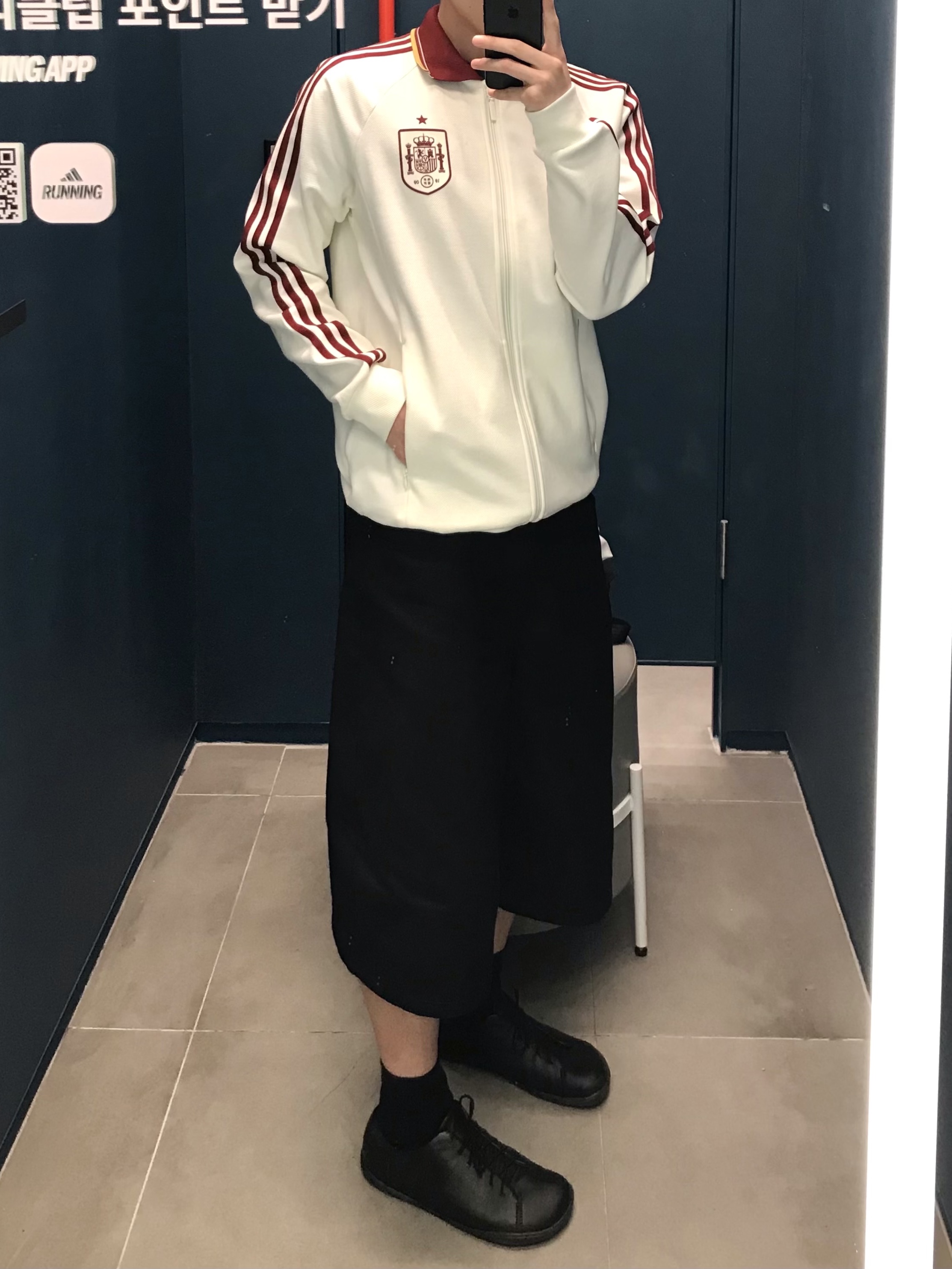 Adidas Spain Away Anthem Jacket Off White - KR Sizing (Non Marking Ver.) 착용 스타일 - 1