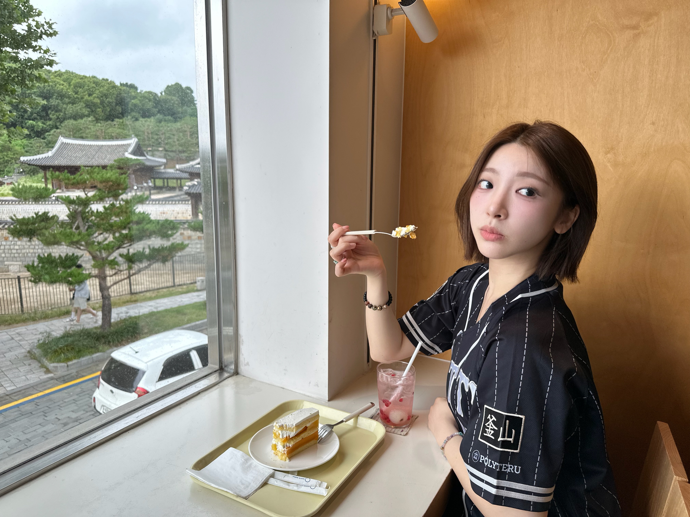 Polyteru x Lotte Giants Retro Uniform Black (Non Marking Ver.) 착용 스타일 - 3