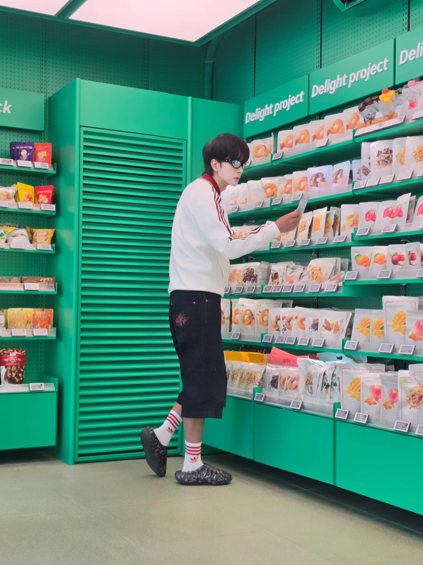 Adidas Spain Away Anthem Jacket Off White - KR Sizing (Non Marking Ver.), Adidas Spain Away Anthem Jacket Off White - US Sizing (Non Marking Ver.) 착용 스타일 - 1