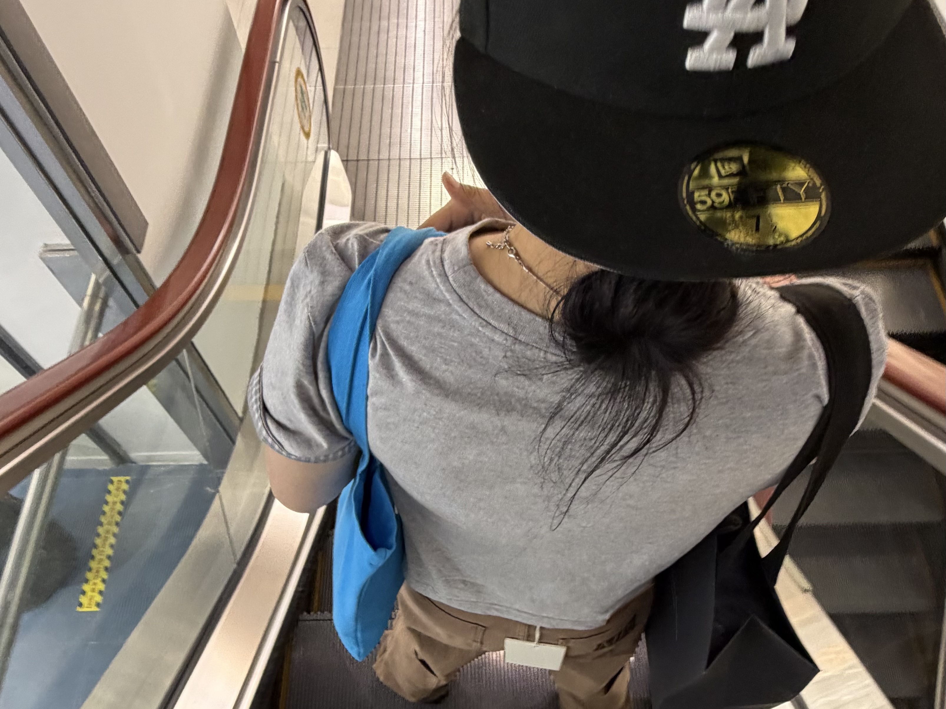 Huey Check Rollup Tee Grey 착용 스타일 - 5