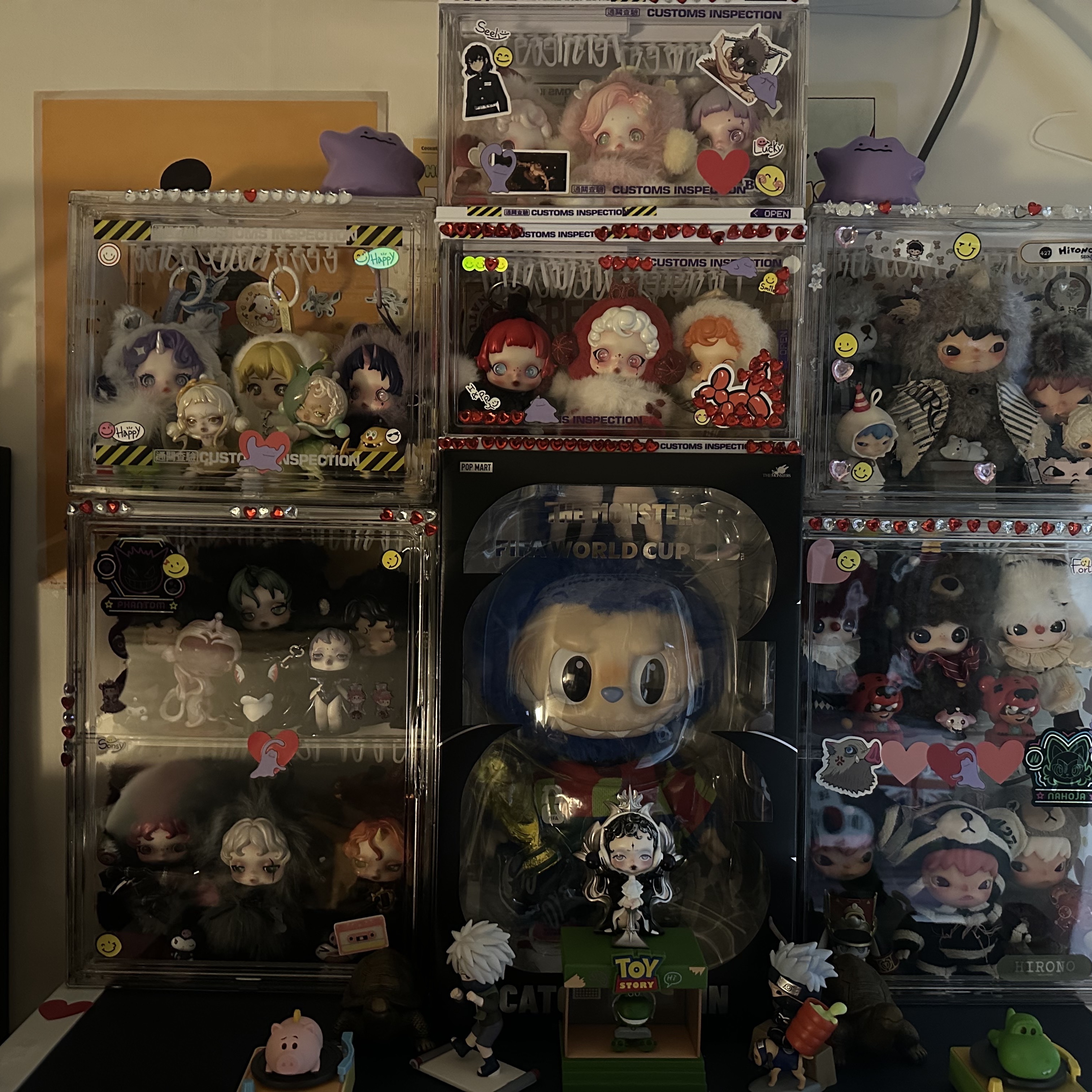 Pop Mart Skullpanda Winter Symphony Series Keyring Symphony of Wishes (Opened Case), Pop Mart Skullpanda Winter Symphony Series Keyring Wanderer's Tune (Opened Case) 착용 스타일 - 3