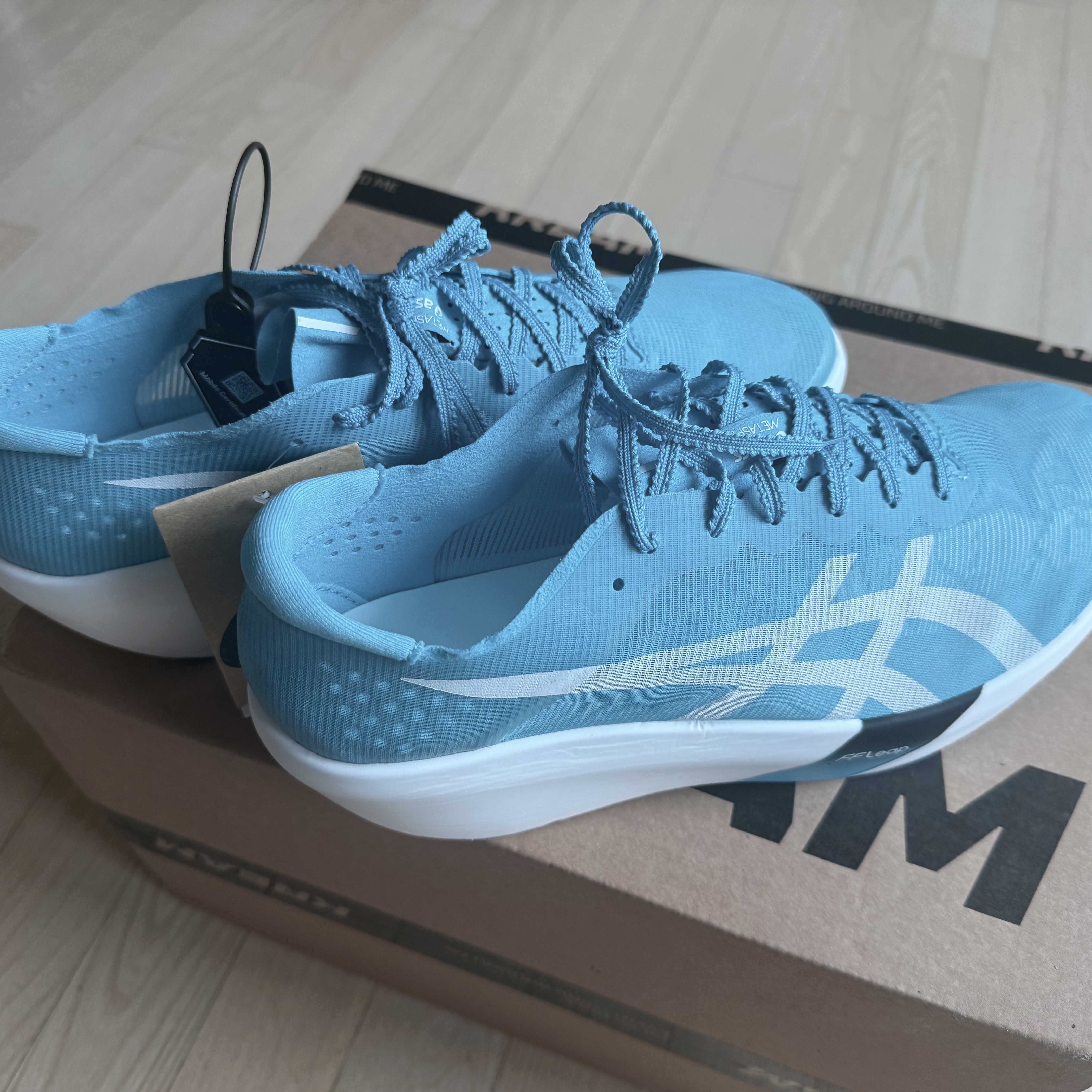 Asics Metaspeed Ray Aquarium White 착용 스타일 - 2