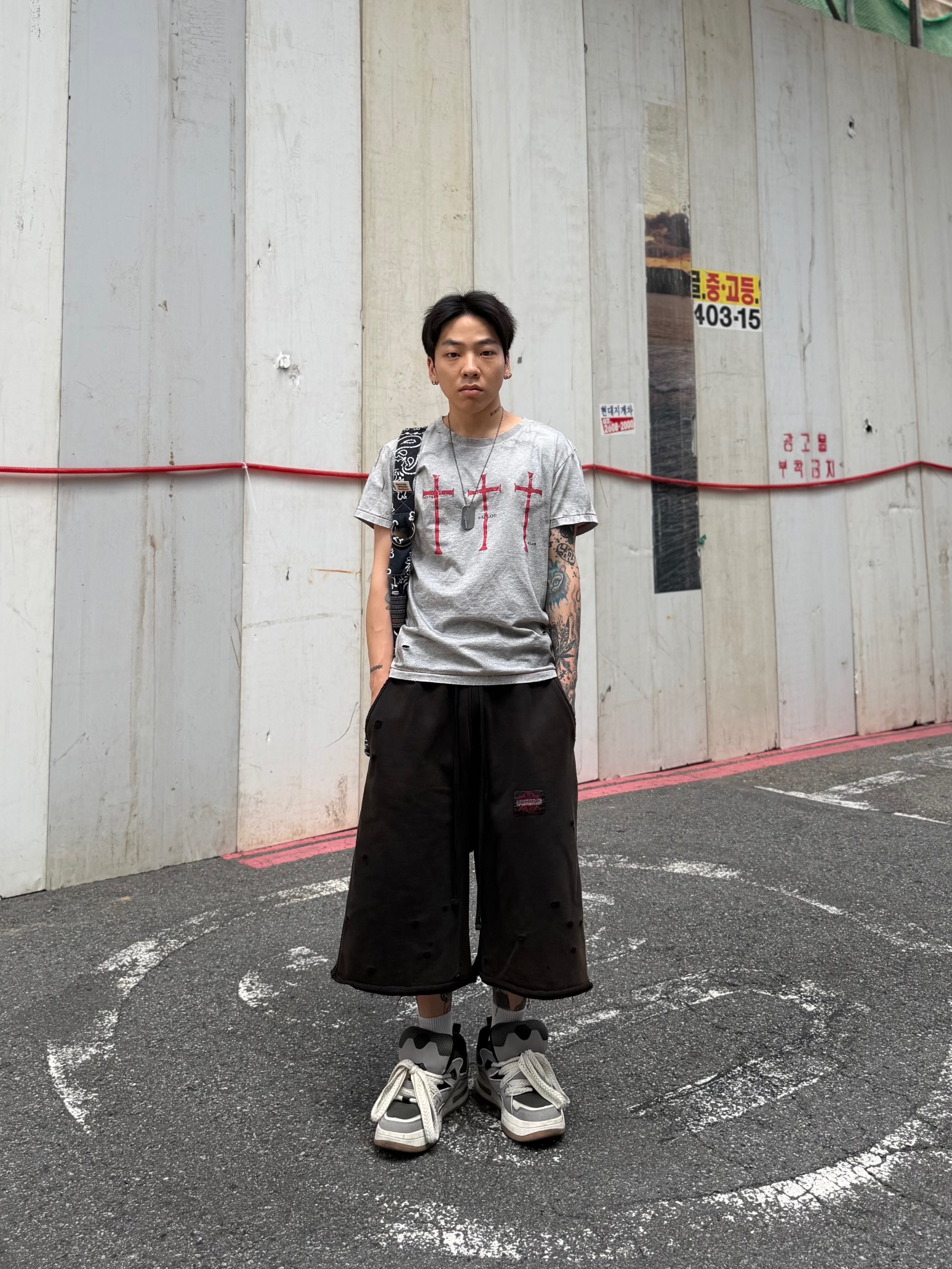tornortied Messiah T-Shirt
Gray 착용 스타일 - 6
