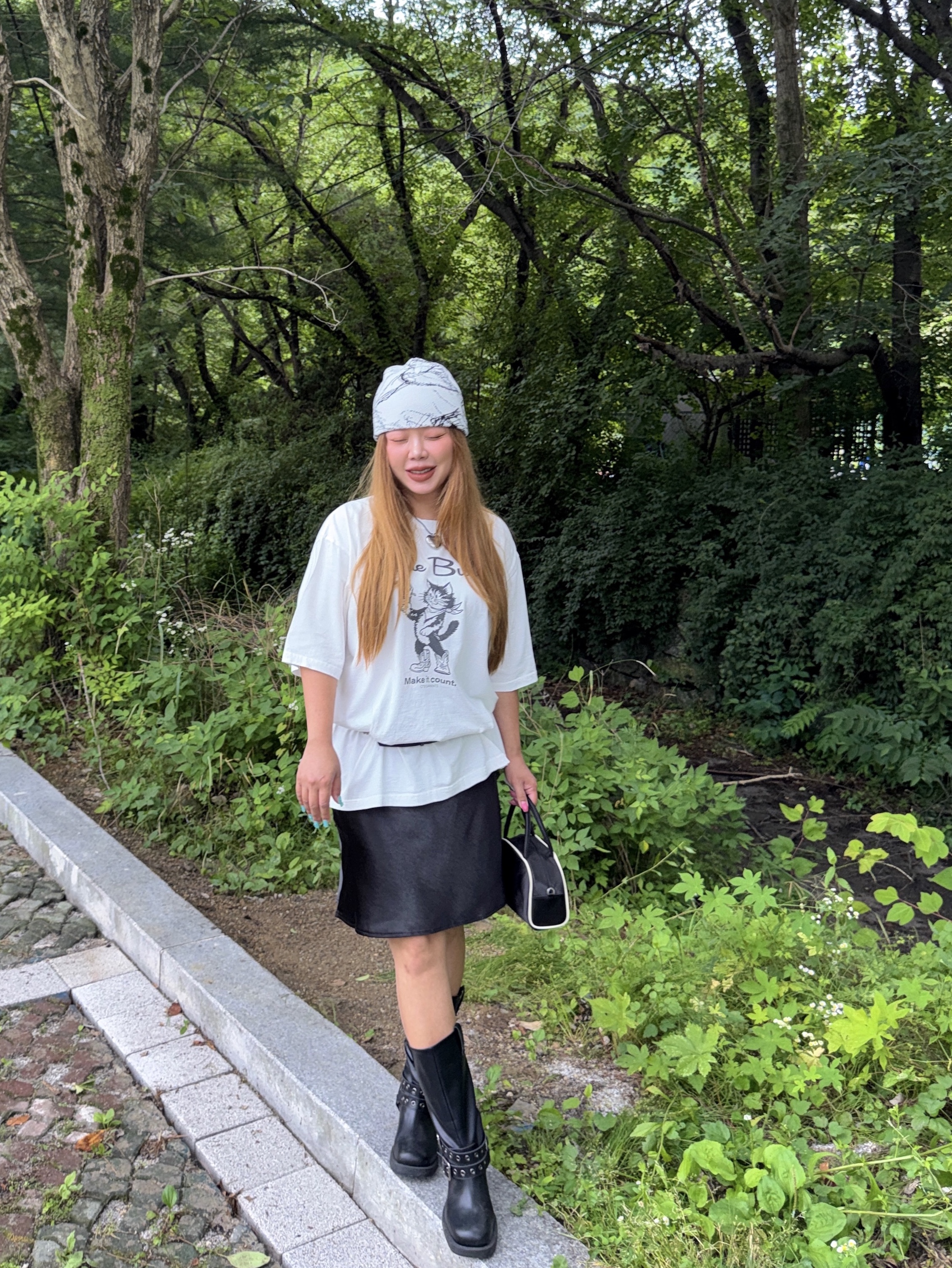 QT8 GARMENTS One Bullet Washed Tee Ivory 착용 스타일 - 3