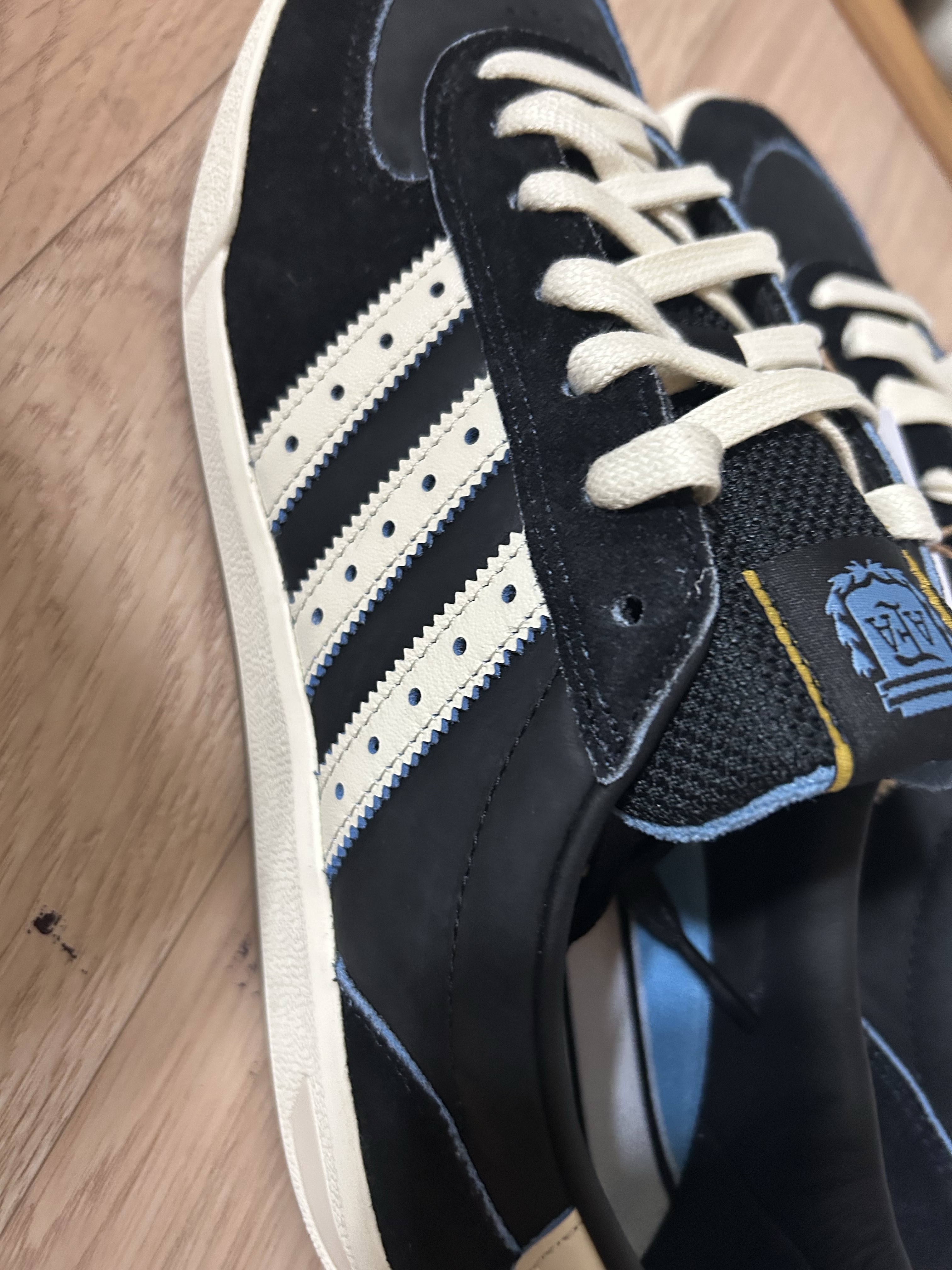 Adidas x Thrasher x Argentina Glenburn Core Black Cream White 착용 스타일