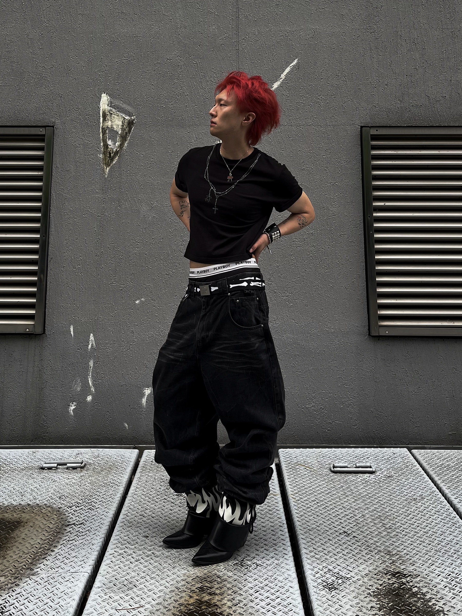 Hysteric Glamour Vixen Girl Necklace Silver 착용 스타일 - 1