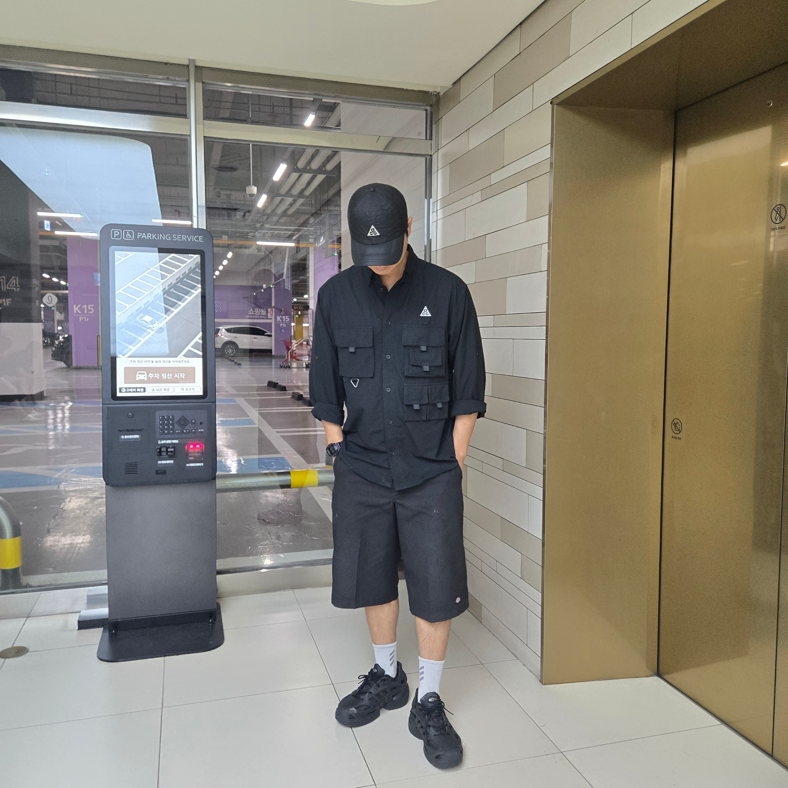 Nike ACG Trail Cap Black, Nike ACG Dri-Fit UV Devastation Trail Shirt Black Summit White - Asia 착용 스타일 - 1