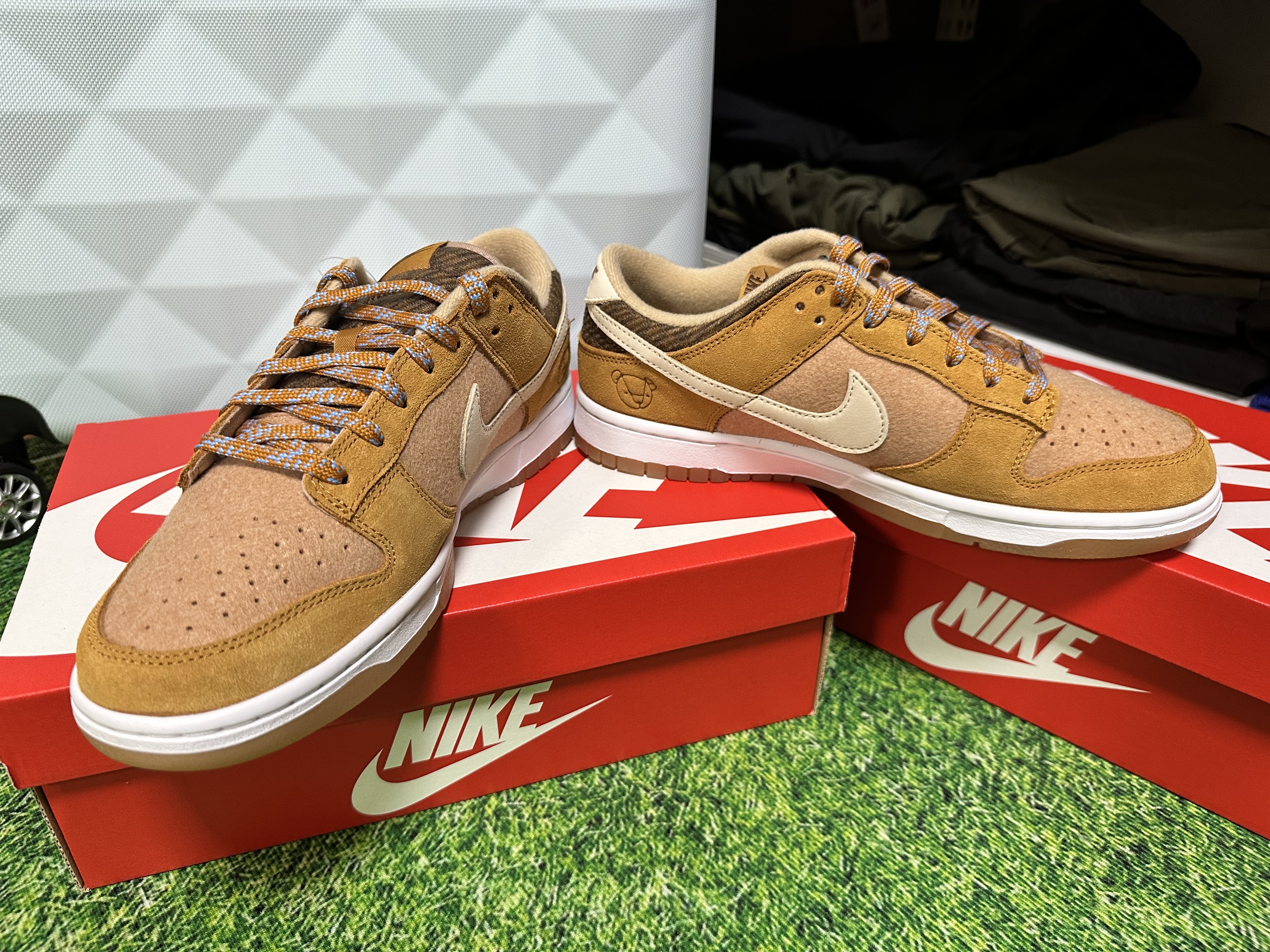 Nike Dunk Low SE Praline Desert Ochre 착용 스타일