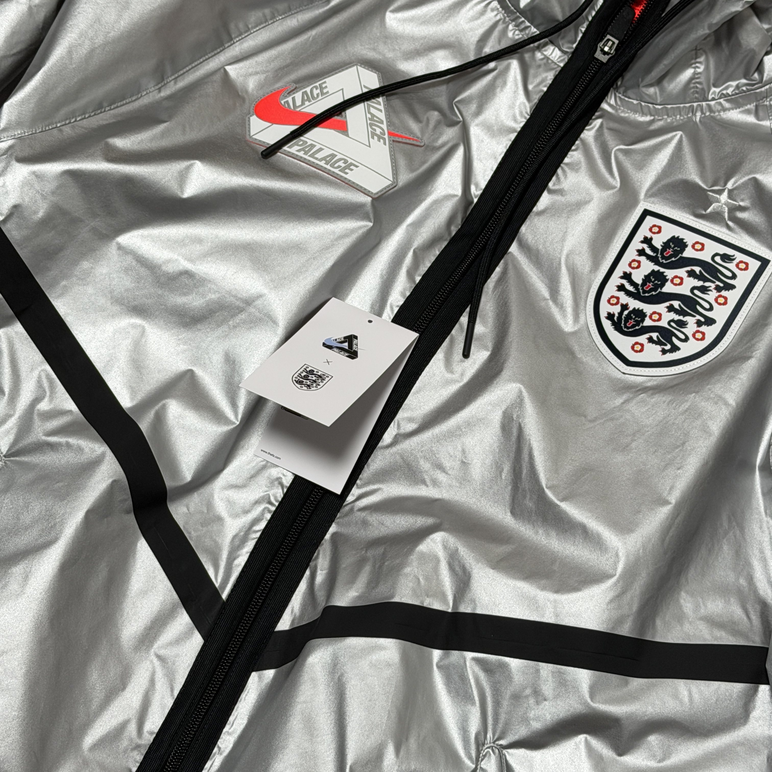 Palace x Nike England Dri-Fit Academy Anthem Jacket Pewter Grey Bright Crimson 착용 스타일