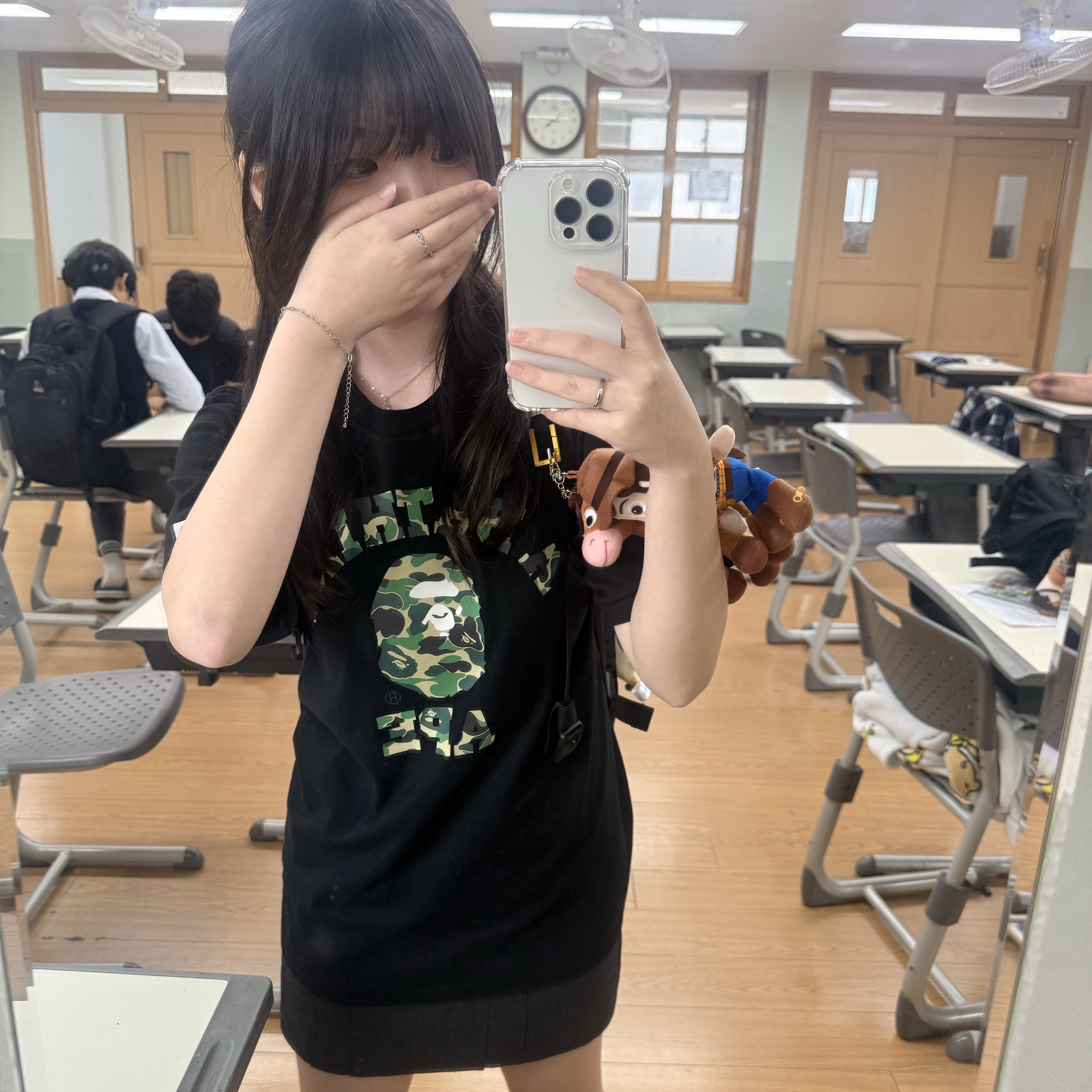 BAPE ABC Camo College T-Shirt Black Green 착용 스타일