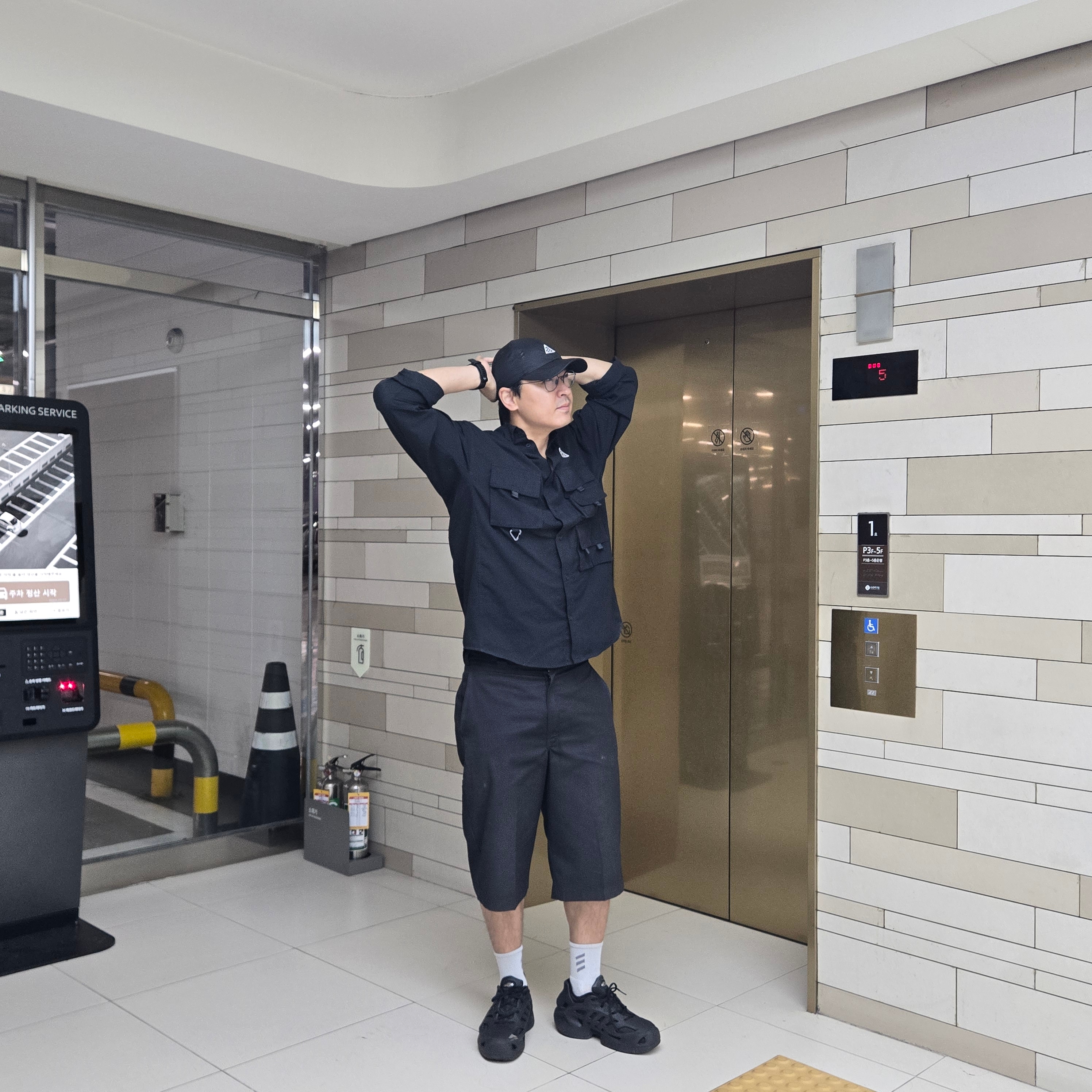 Nike ACG Trail Cap Black, Nike ACG Dri-Fit UV Devastation Trail Shirt Black Summit White - Asia 착용 스타일 - 3