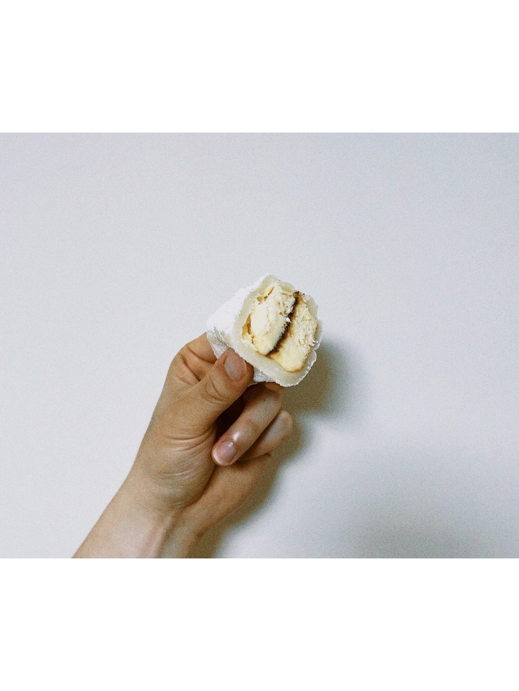 [KREAM 단독] What A Bread Mochi Cheesecake 착용 스타일 - 7
