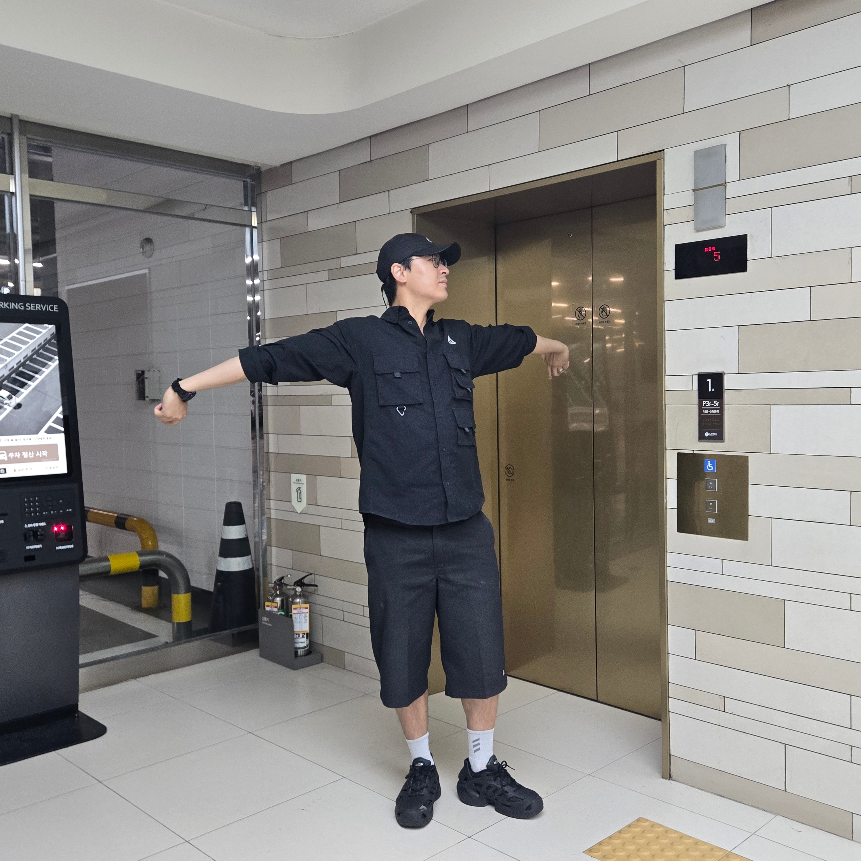 Nike ACG Trail Cap Black, Nike ACG Dri-Fit UV Devastation Trail Shirt Black Summit White - Asia 착용 스타일 - 4