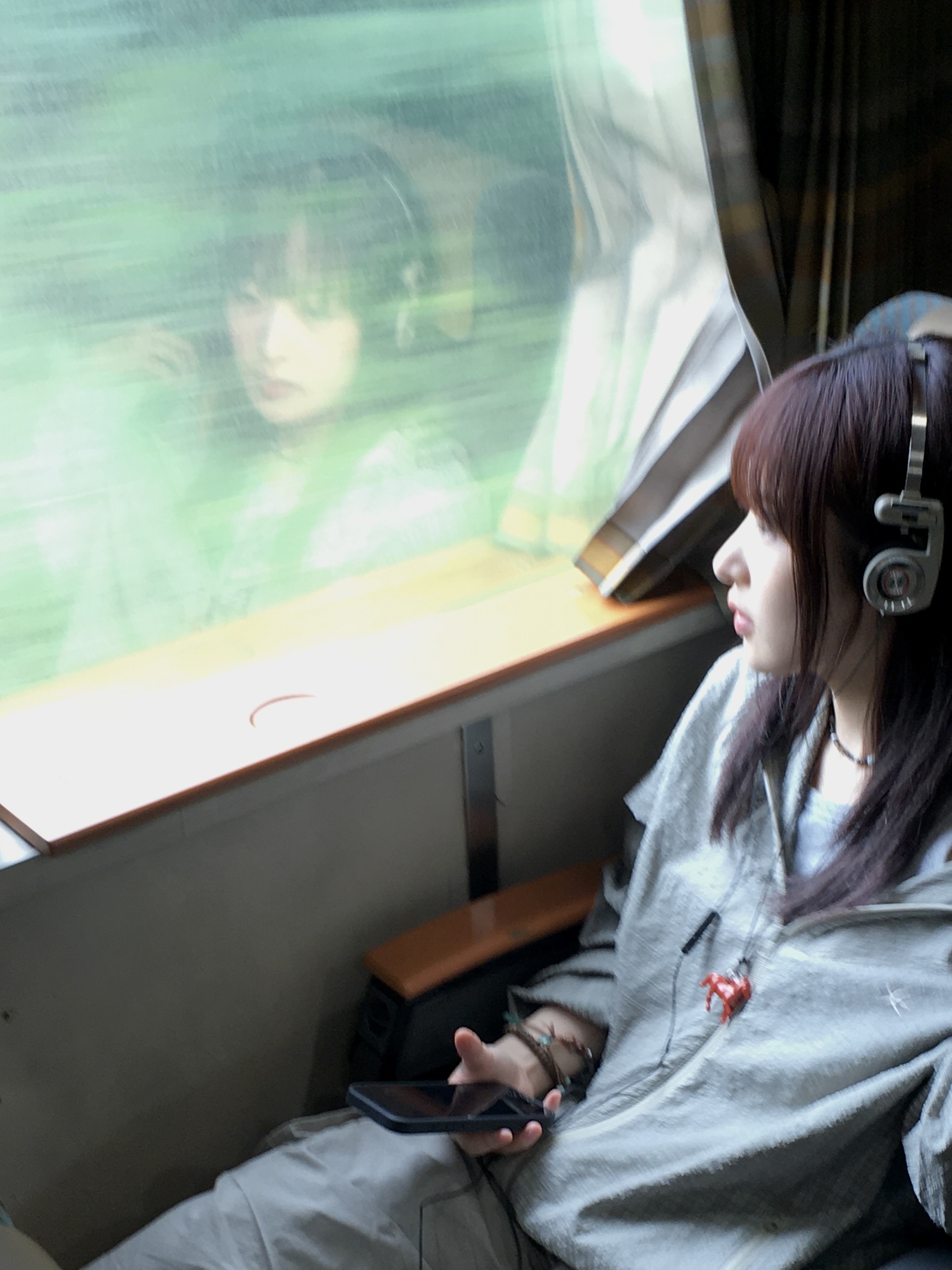 Koss Porta Pro Headphones Limited Edition Rhythm Beige, The Coldest Moment Check Windstopper Green 착용 스타일 - 3