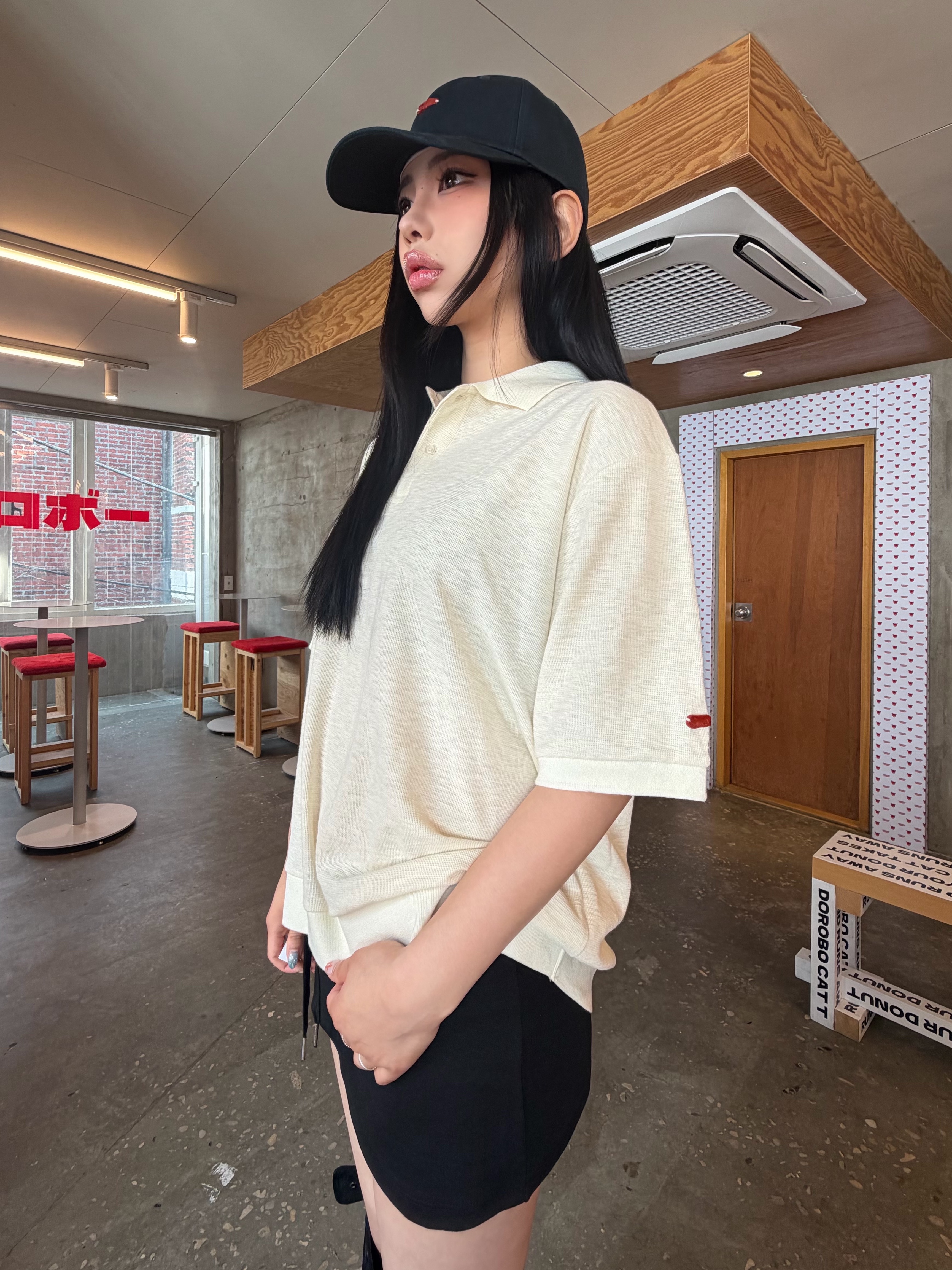 AKRYL Pique Polo Shirt Natural - 26FW, AKRYL Icon Cap Black - 26FW 착용 스타일 - 2