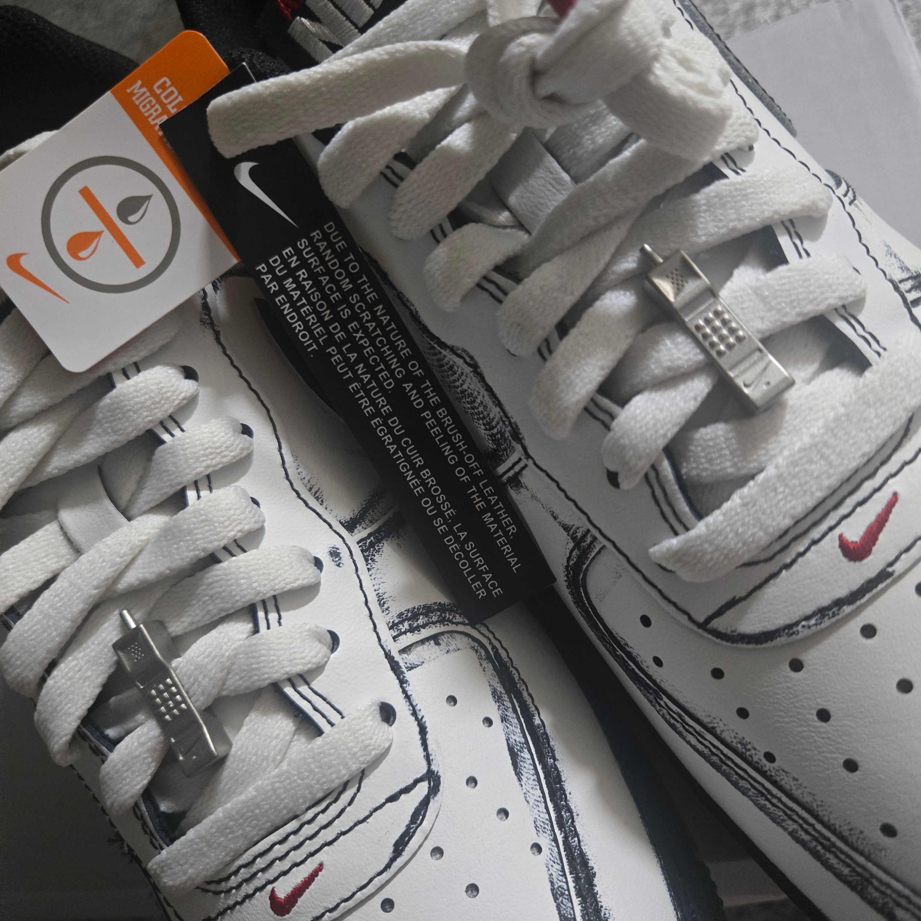Nike Air Force 1 Low Summit White Metallic Silver 착용 스타일 - 2