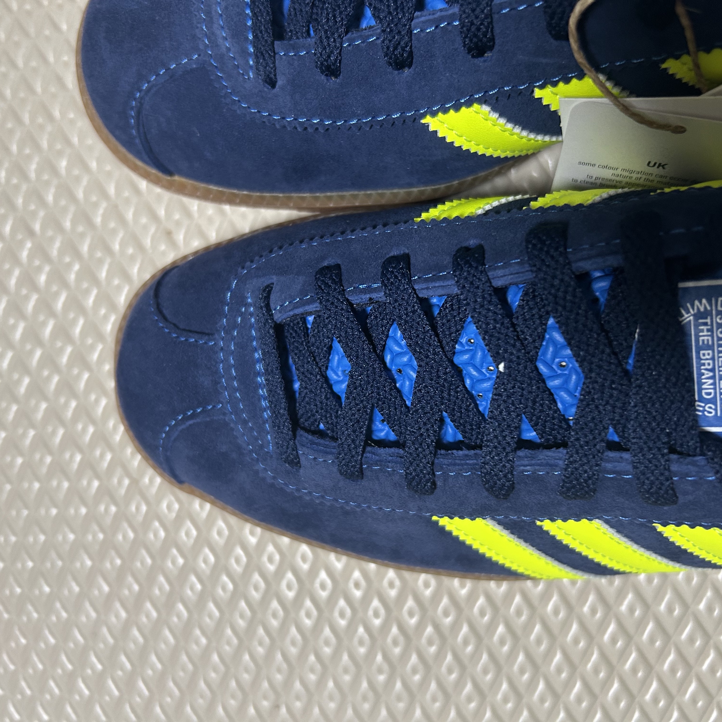 Adidas Hochelaga Spezial Night Indigo 착용 스타일