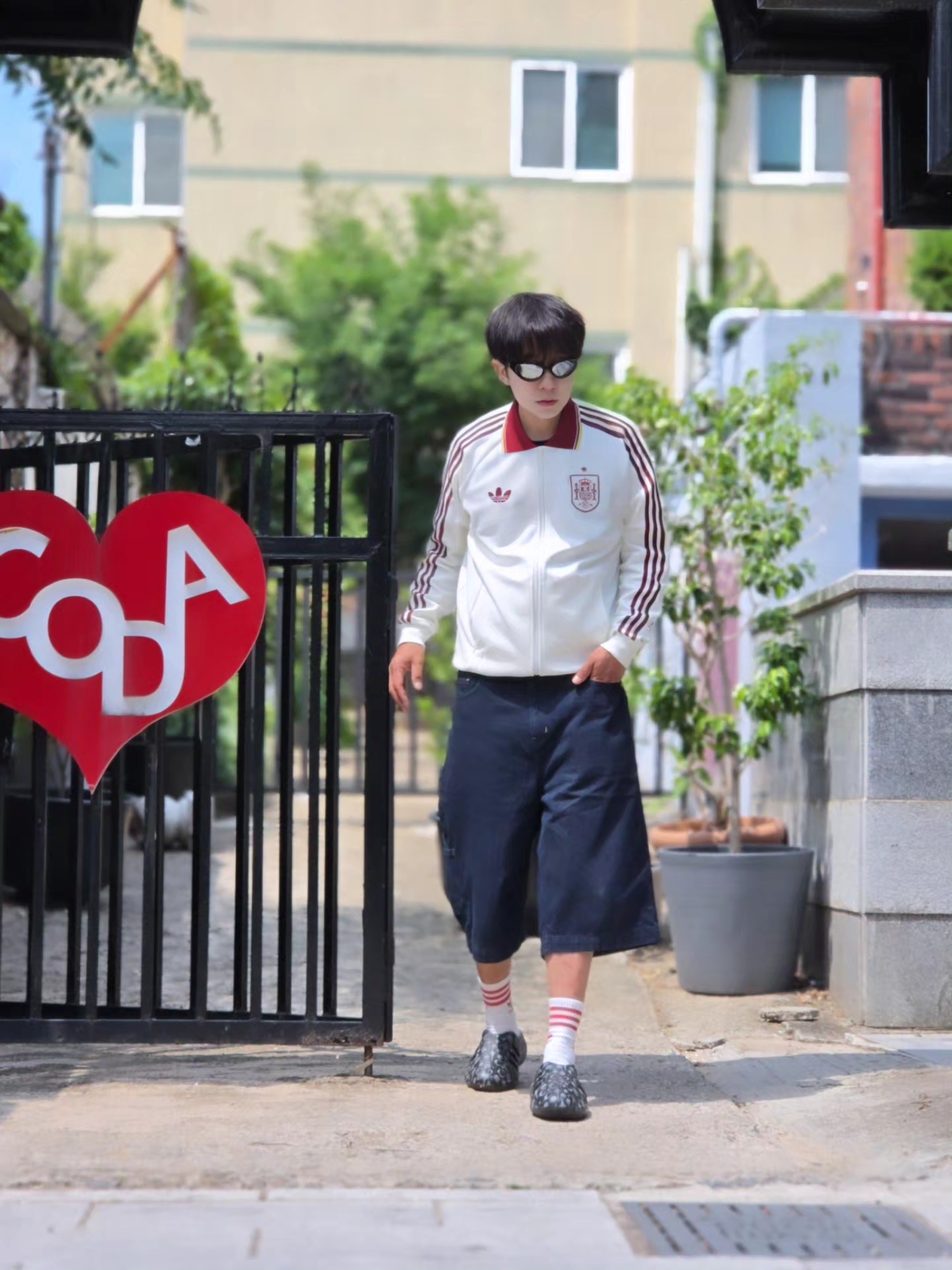 Adidas Spain Away Anthem Jacket Off White - KR Sizing (Non Marking Ver.), Adidas Spain Away Anthem Jacket Off White - US Sizing (Non Marking Ver.) 착용 스타일 - 2