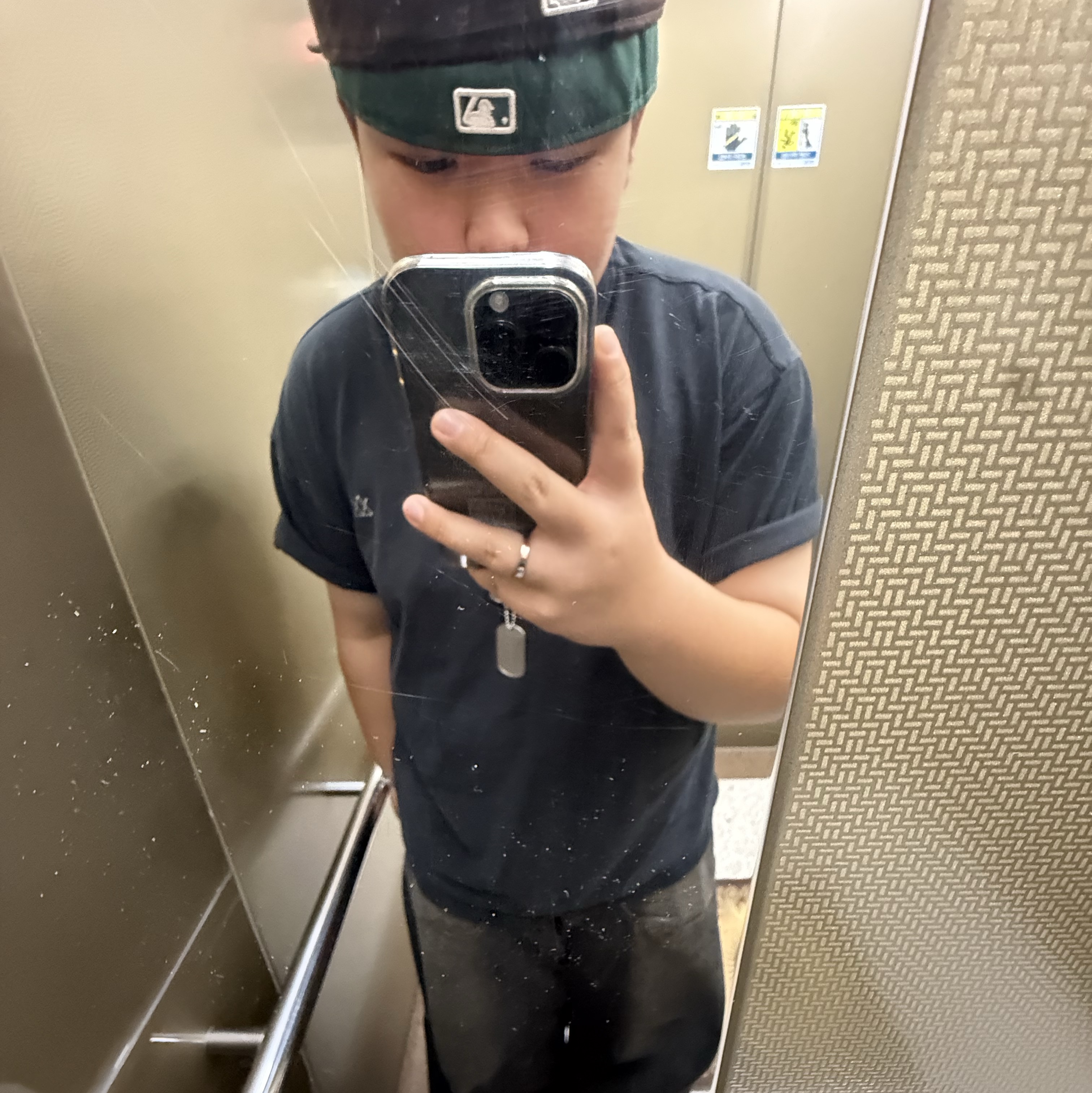 New Era MLB New York Yankees Basic Fitted Cap Dark Green, New Era MLB Authentic San Diego Padres Game Brown 착용 스타일