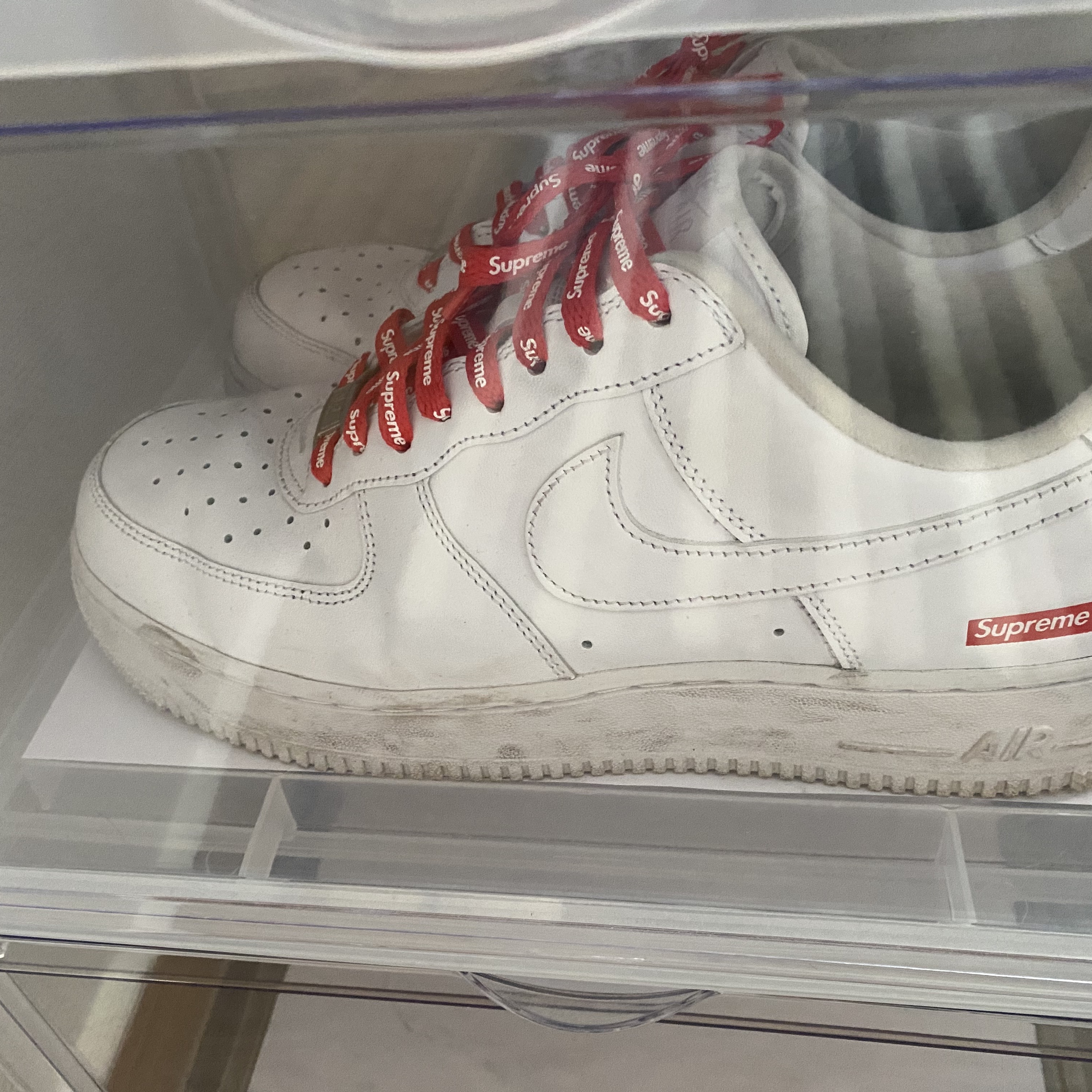 Nike x Supreme Air Force 1 Low White 착용 스타일
