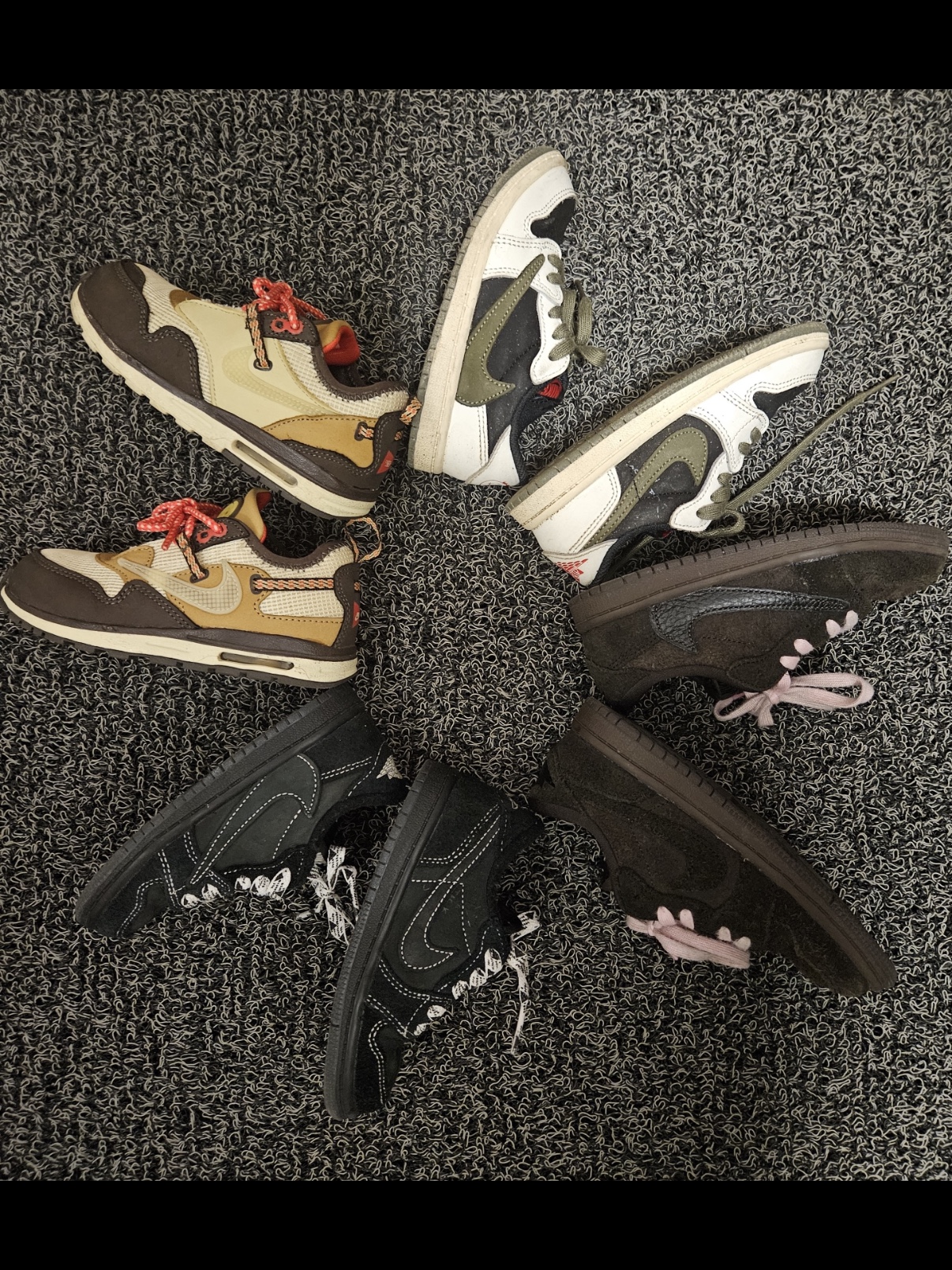 (TD) Jordan 1 x Travis Scott Retro Low OG SP Black Phantom, (TD) Nike x Travis Scott Air Max 1 Cact.us Brown 착용 스타일 - 2