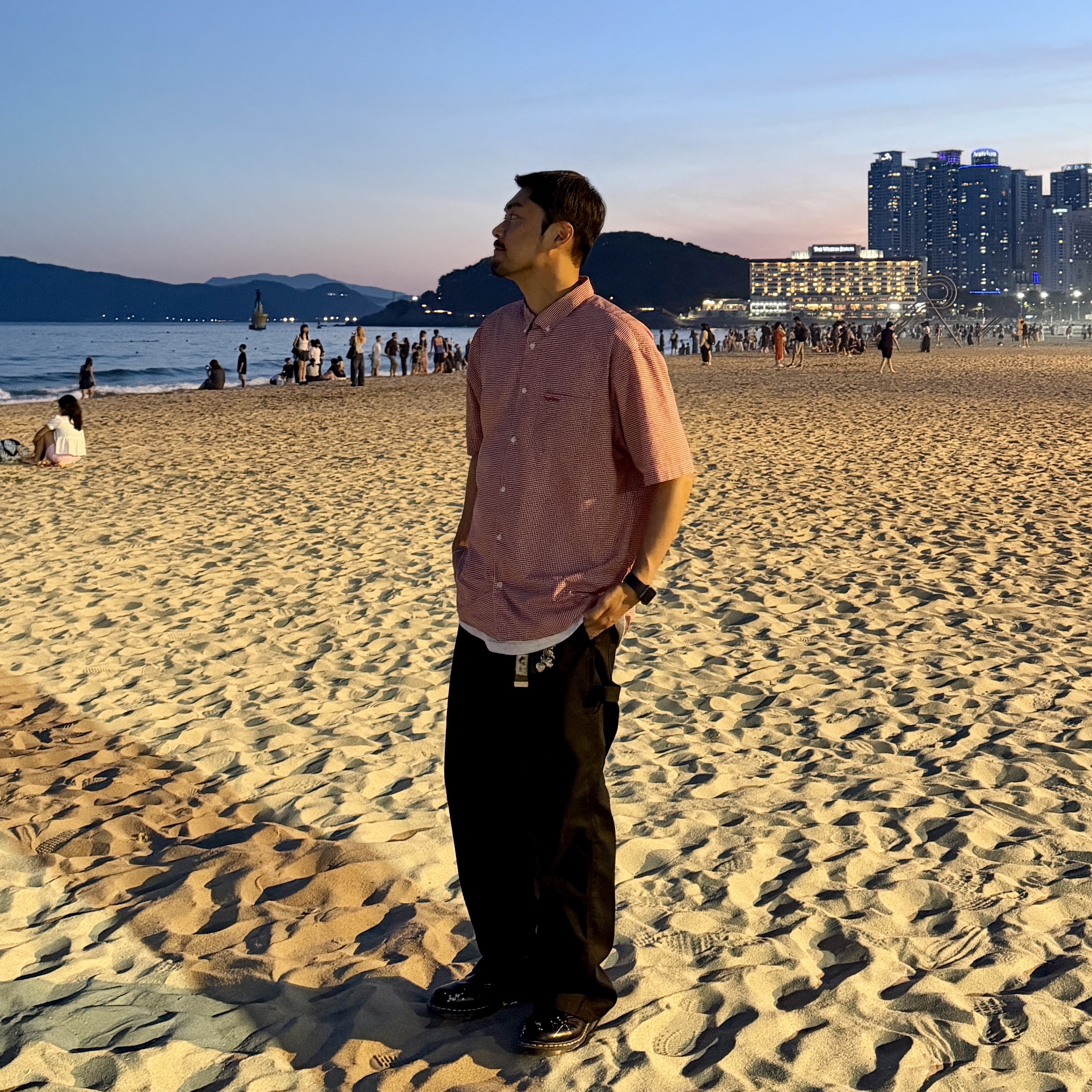 Supreme Gingham S/S Shirt Red - 26SS, Dr. Martens x Neighborhood 1461 Black Smooth 착용 스타일