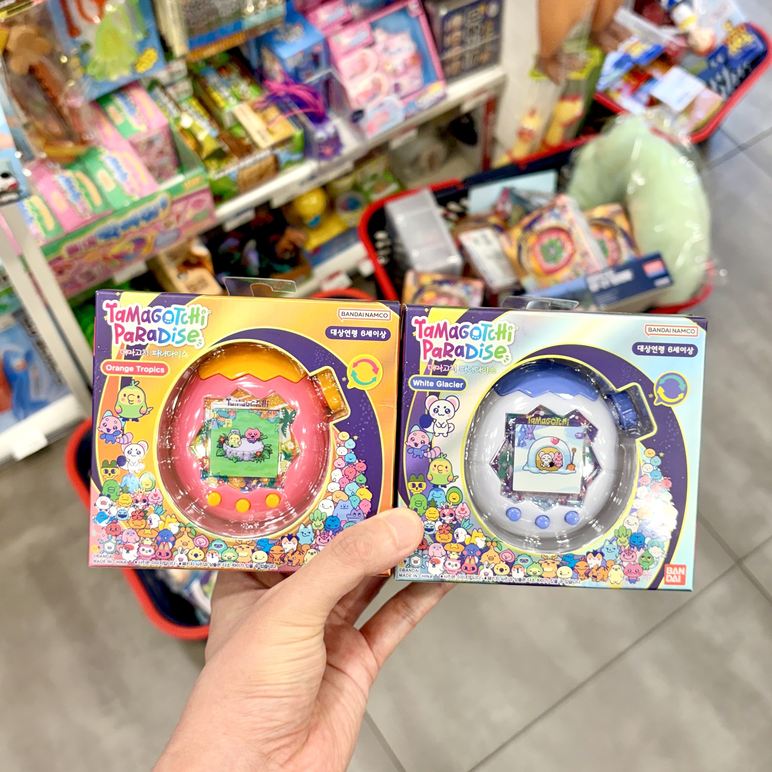 Tamagotchi Paradise White Glacier, Tamagotchi Paradise Orange Tropics 착용 스타일 - 1