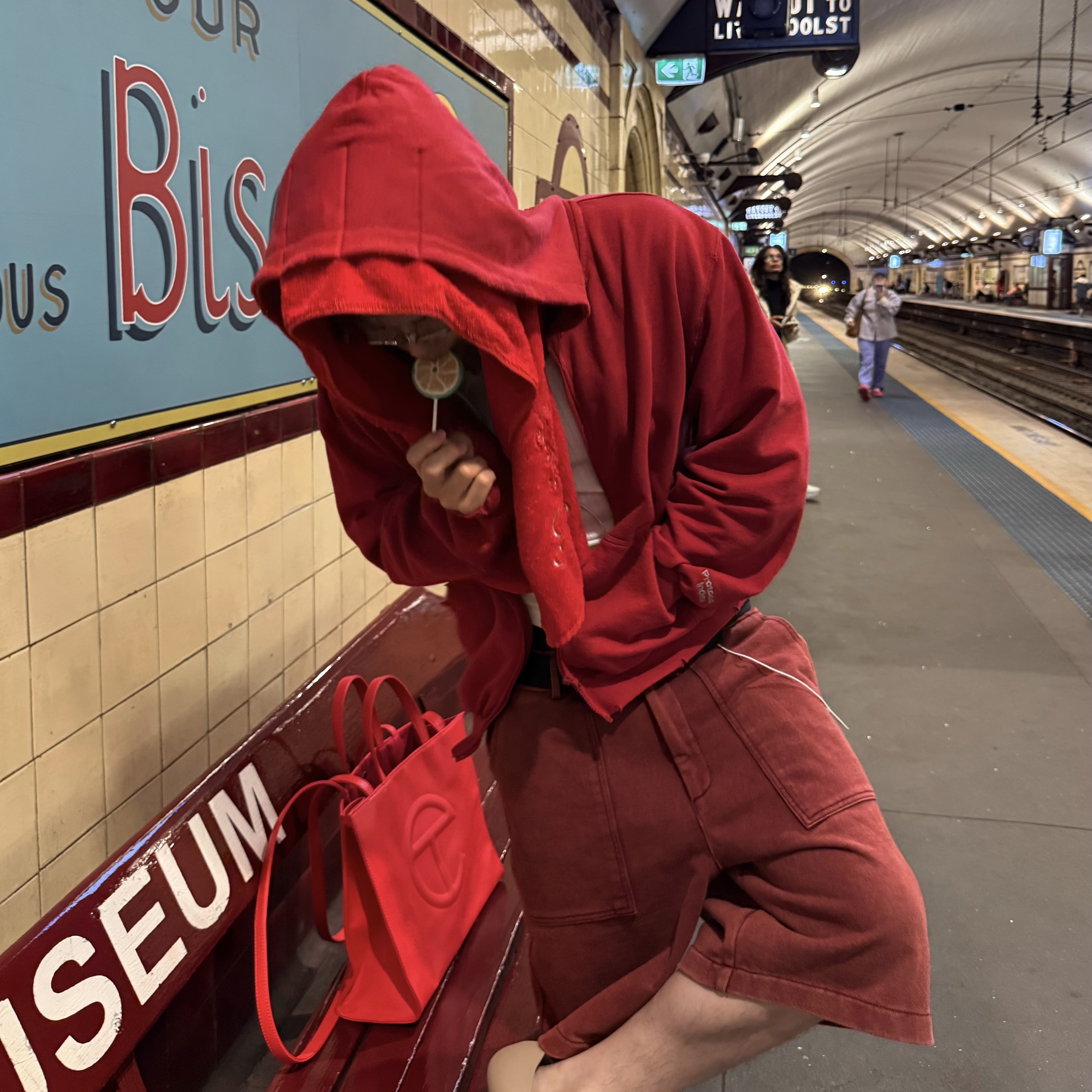 Protocol Index Terry Towel Zip Hoodie Red, Telfar Large Shopping Bag Red 착용 스타일 - 1