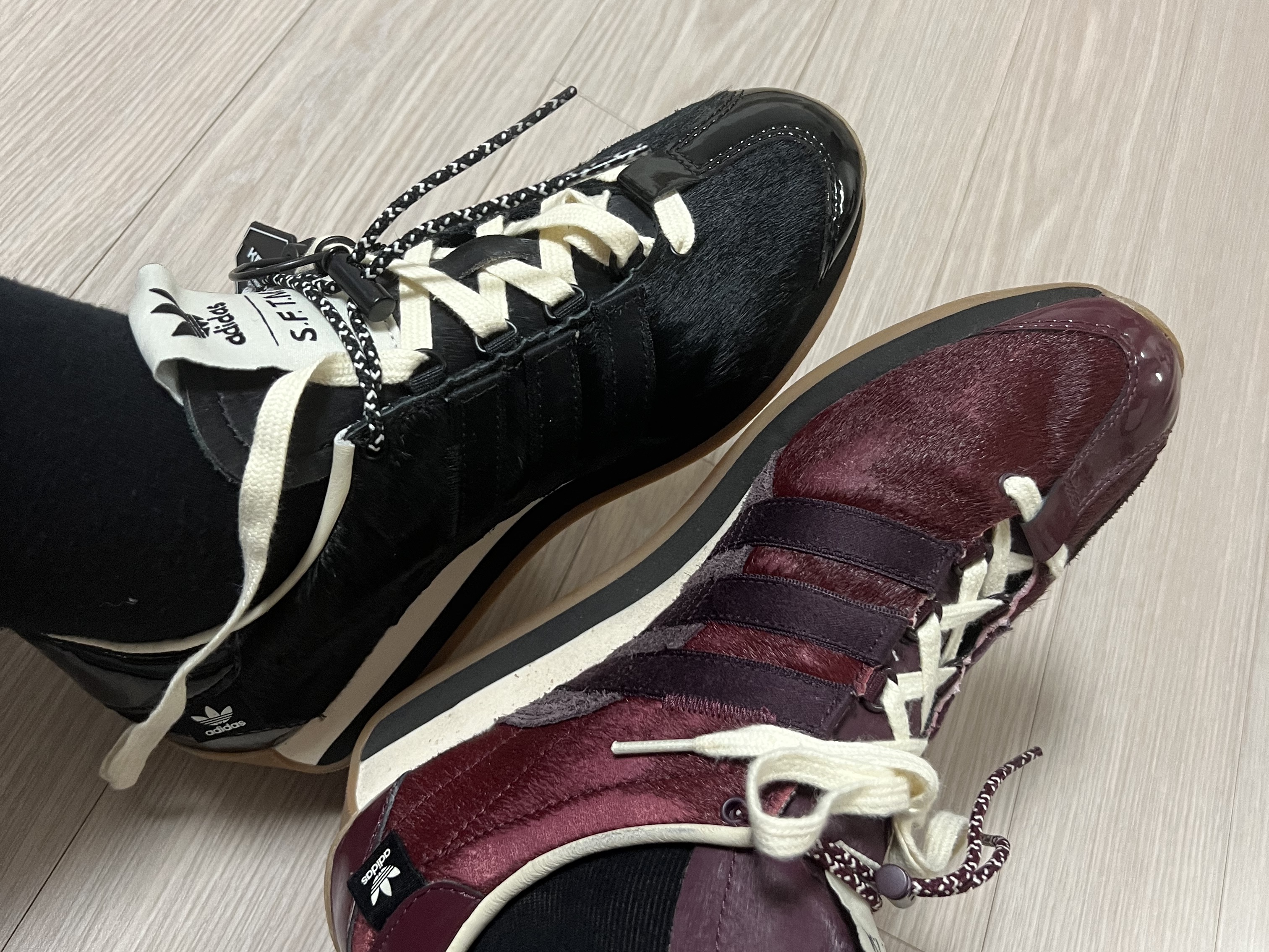Adidas x Song for the Mute Country OG Core Black Cream White 착용 스타일
